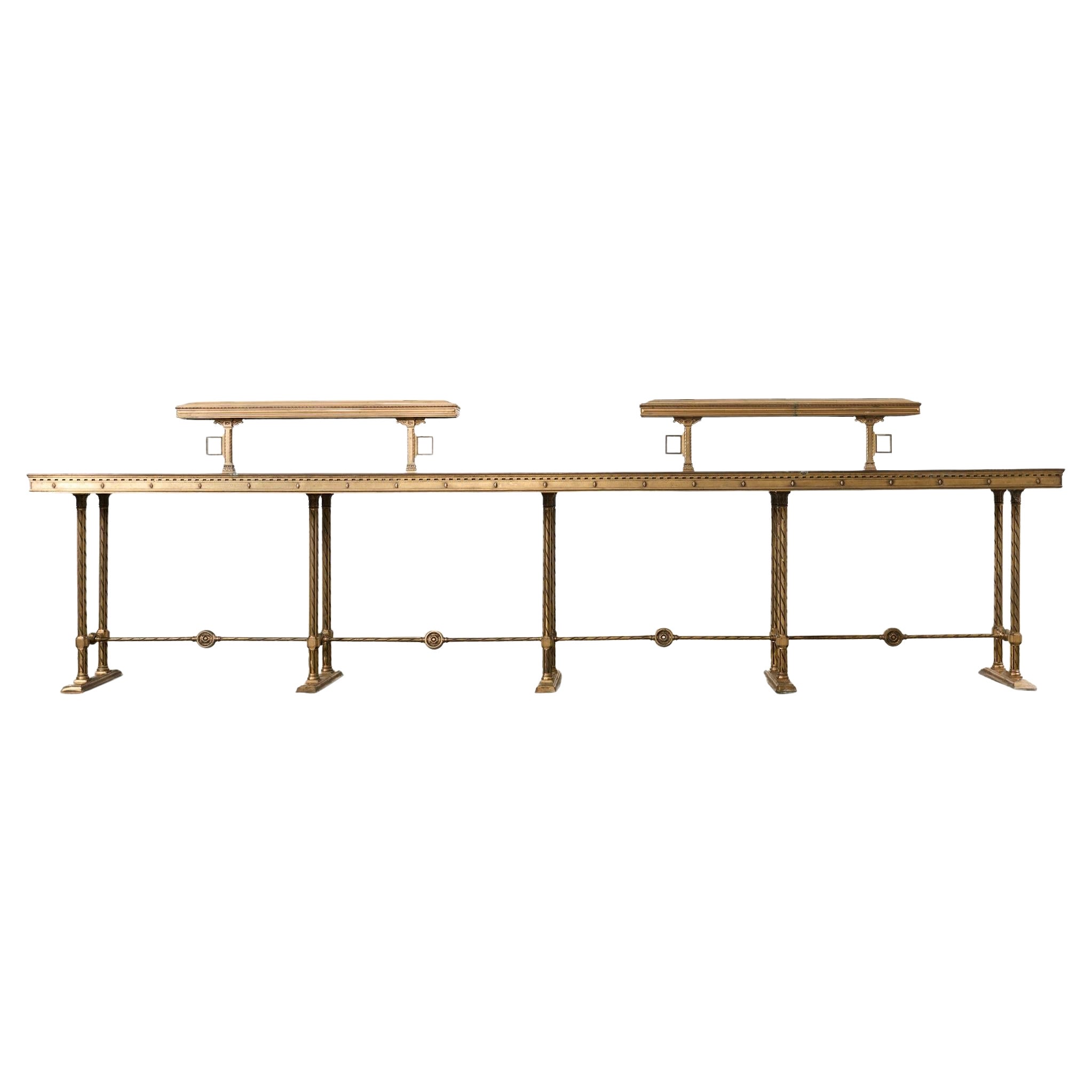 Counter de bar de style néoclassique en bronze industriel en vente