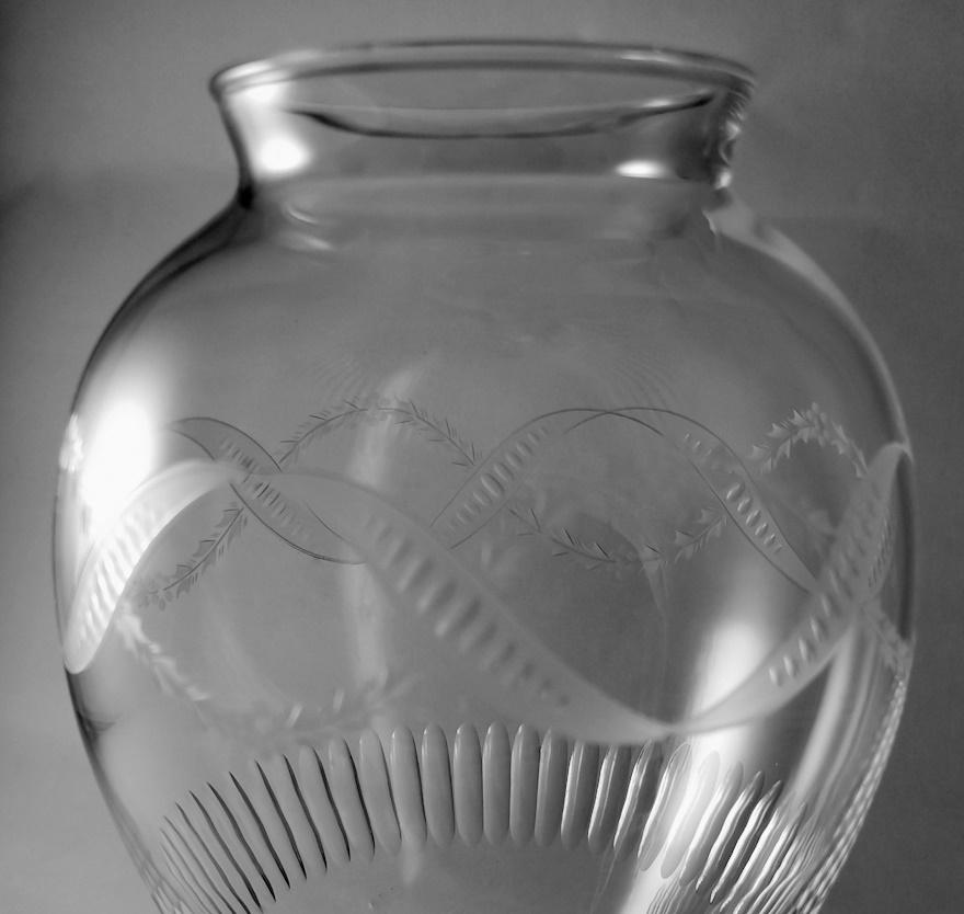 20th Century Neoclassical Style Italian Crystal Vase With Festoon Engravings For Sale