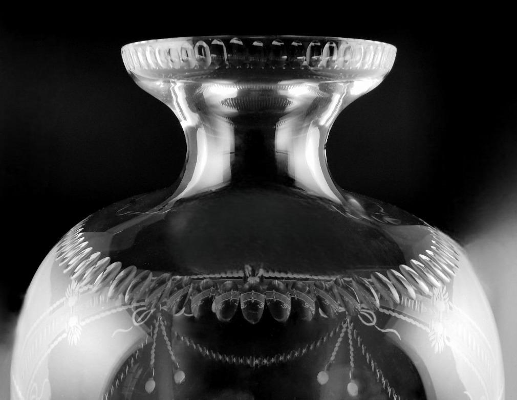 Neoclassical Style Large Italian Crystal Vase with 18th Century Engravings For Sale 4