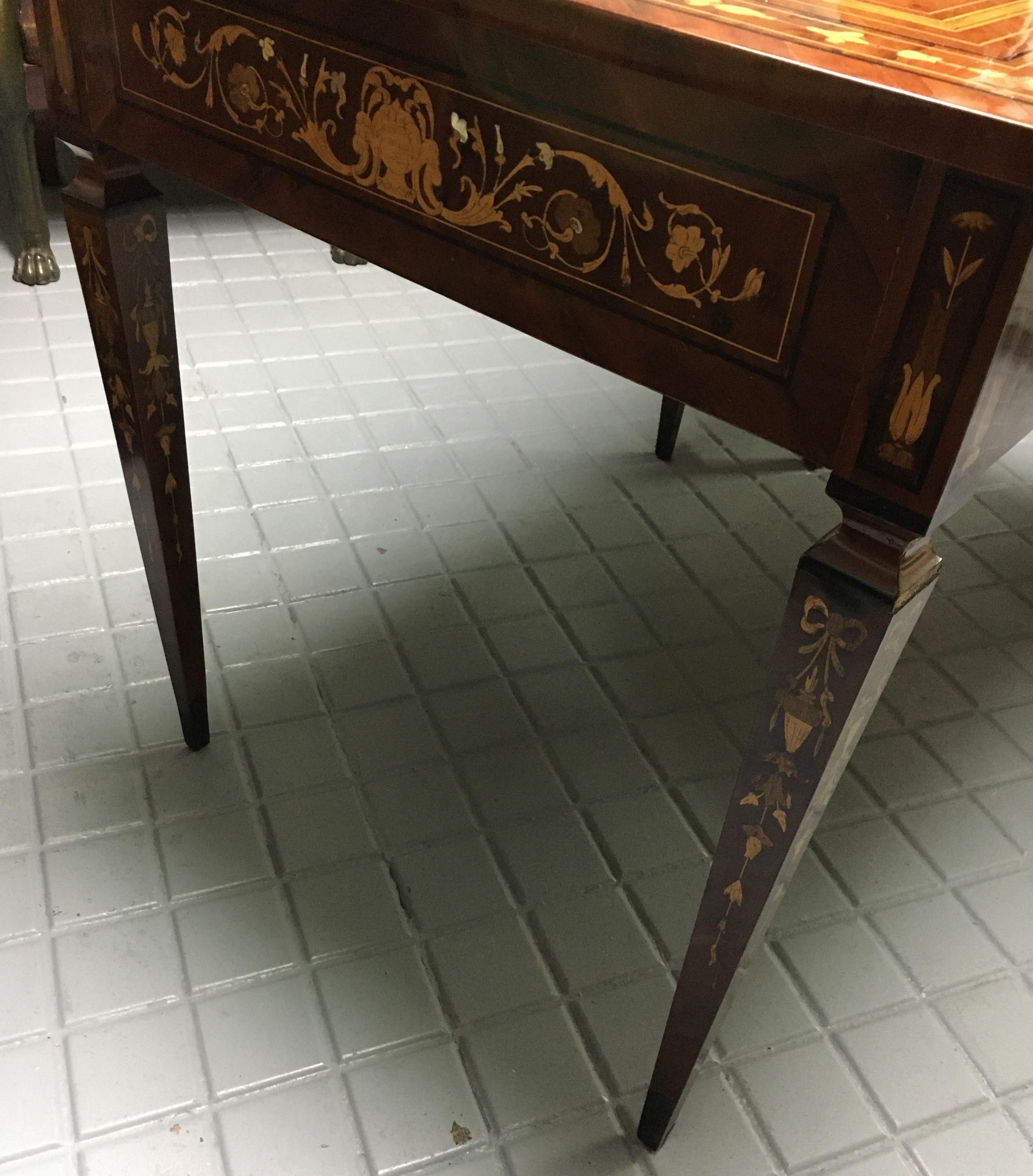 Legno Tavolo lombardo in stile neoclassico, circa 1800 in vendita