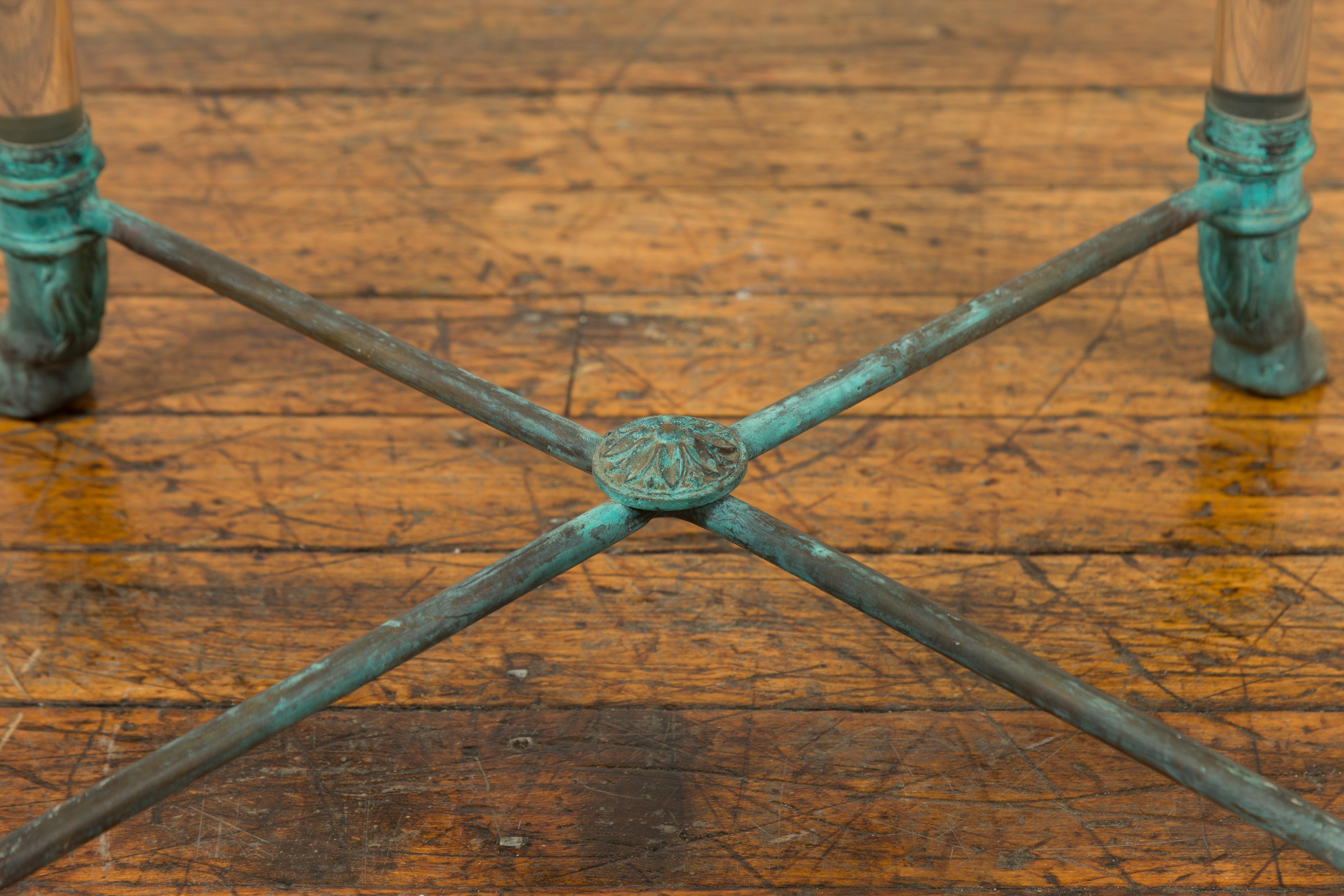 Couchtischsockel aus Lucite und Verde-Bronze im neoklassischen Stil mit Widderköpfen im Angebot 5