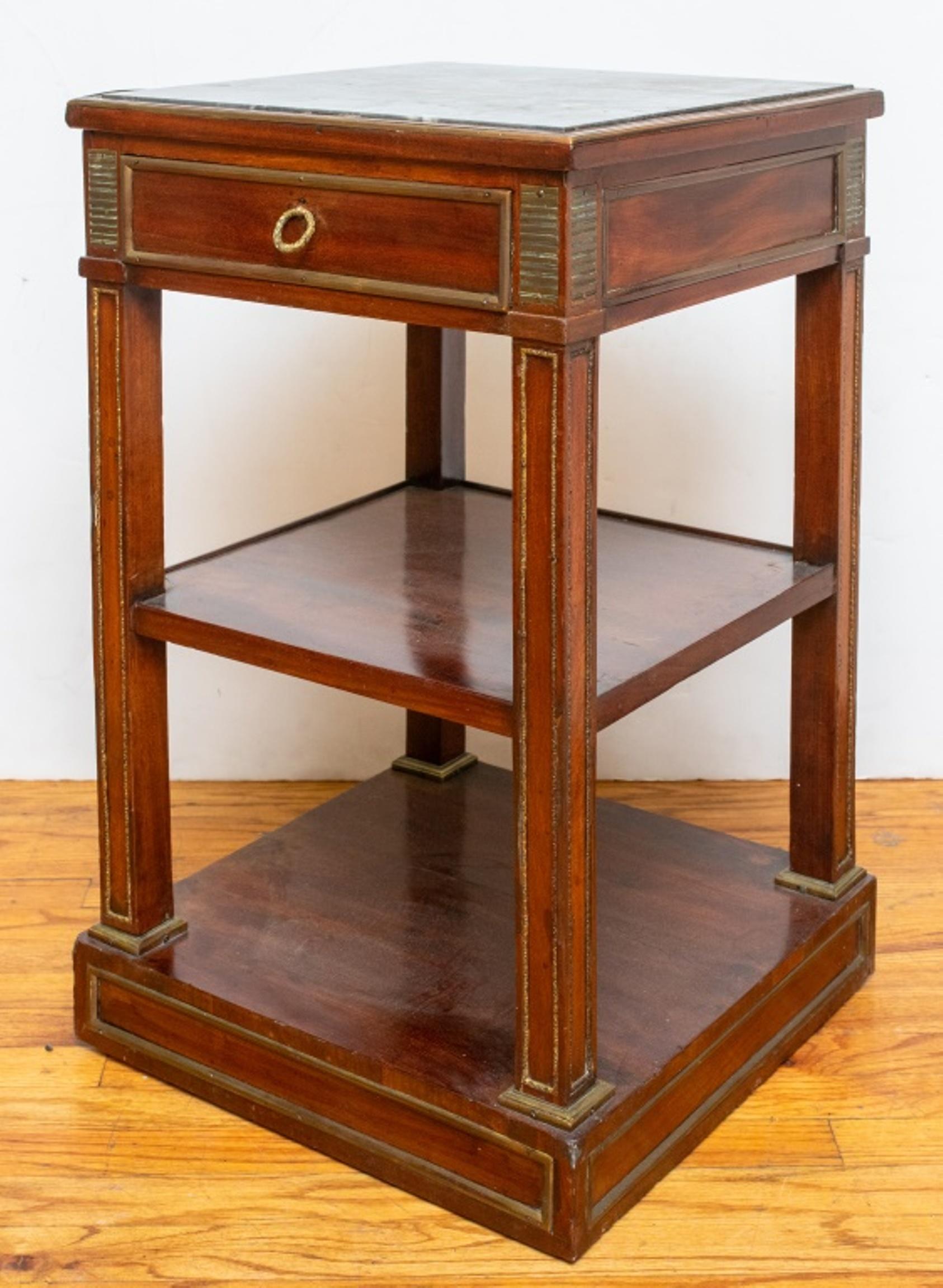 Neoclassical Style Mahogany Etagere Table In Good Condition For Sale In New York, NY