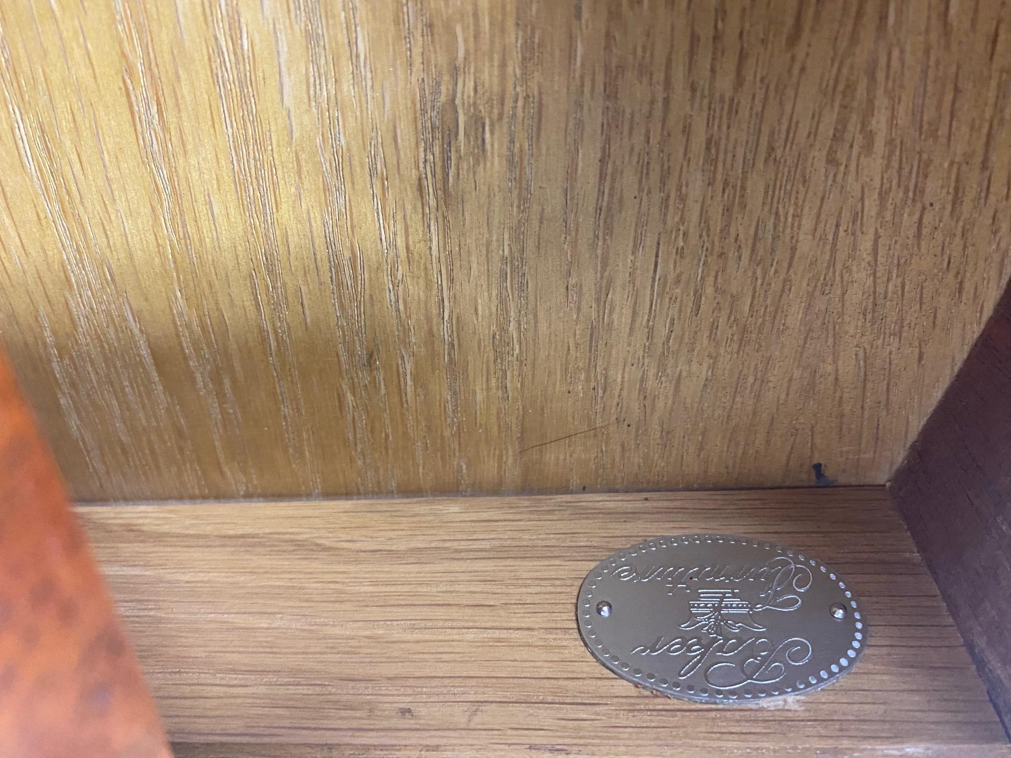 Tables d'appoint de style néoclassique en acajou satiné S/2 Bon état - En vente à Pomona, CA