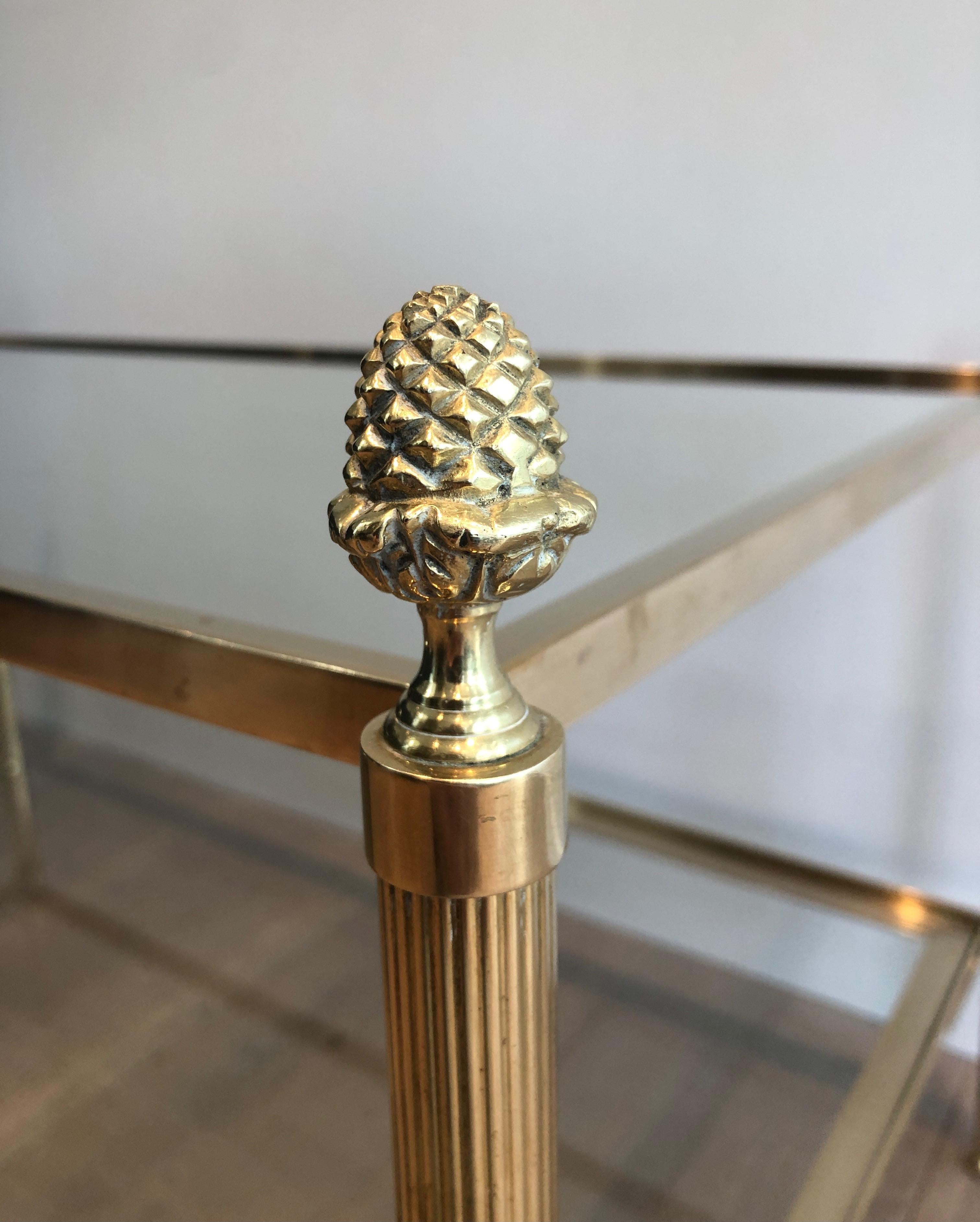 Table basse à deux plateaux en laiton de style néoclassique de la Maison Baguès. Circa 1940 en vente 8