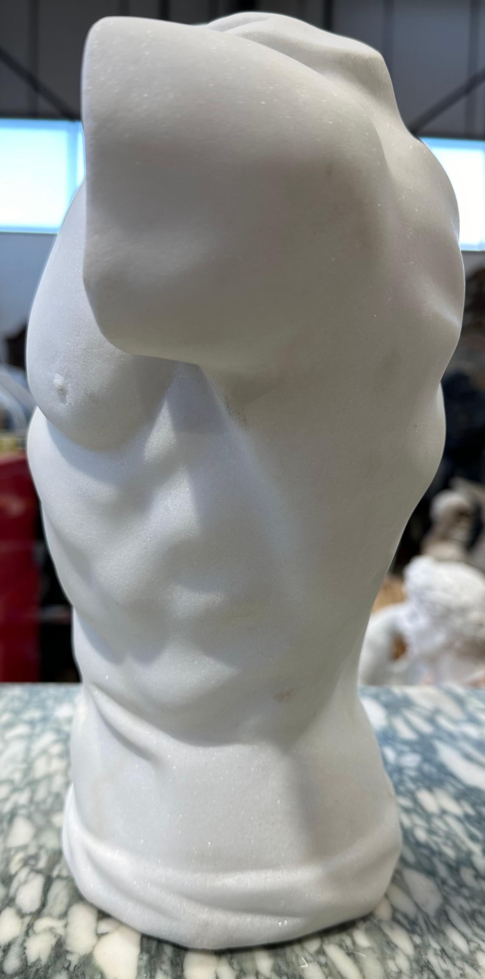 Neoclassical Style Male Marble Torso In Good Condition For Sale In Southall, GB