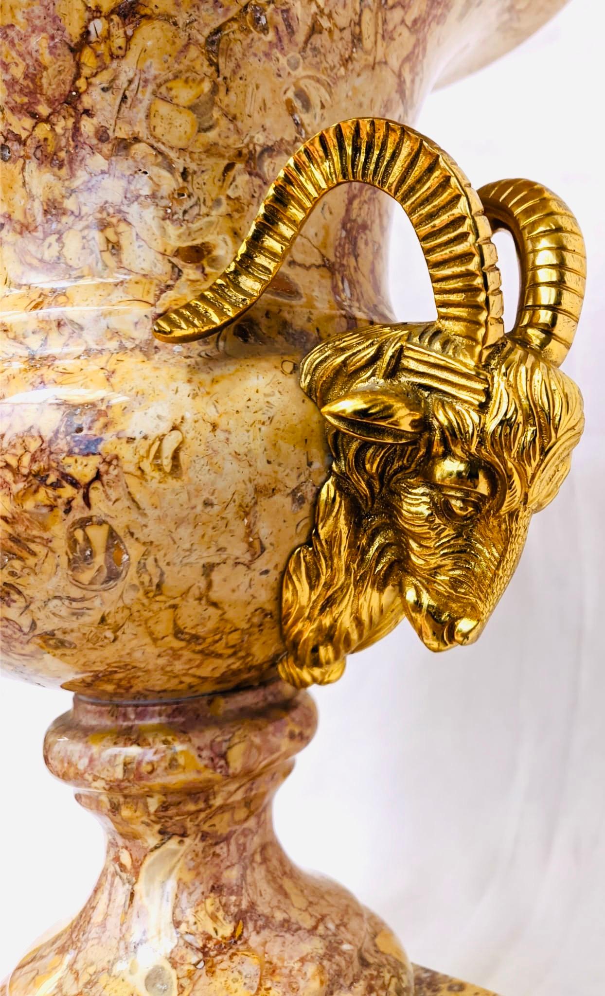 Neoclassical Style Marble and Gilt Bronze Vase by Gherardo Degli Albizzi In New Condition For Sale In Florence, Tuscany