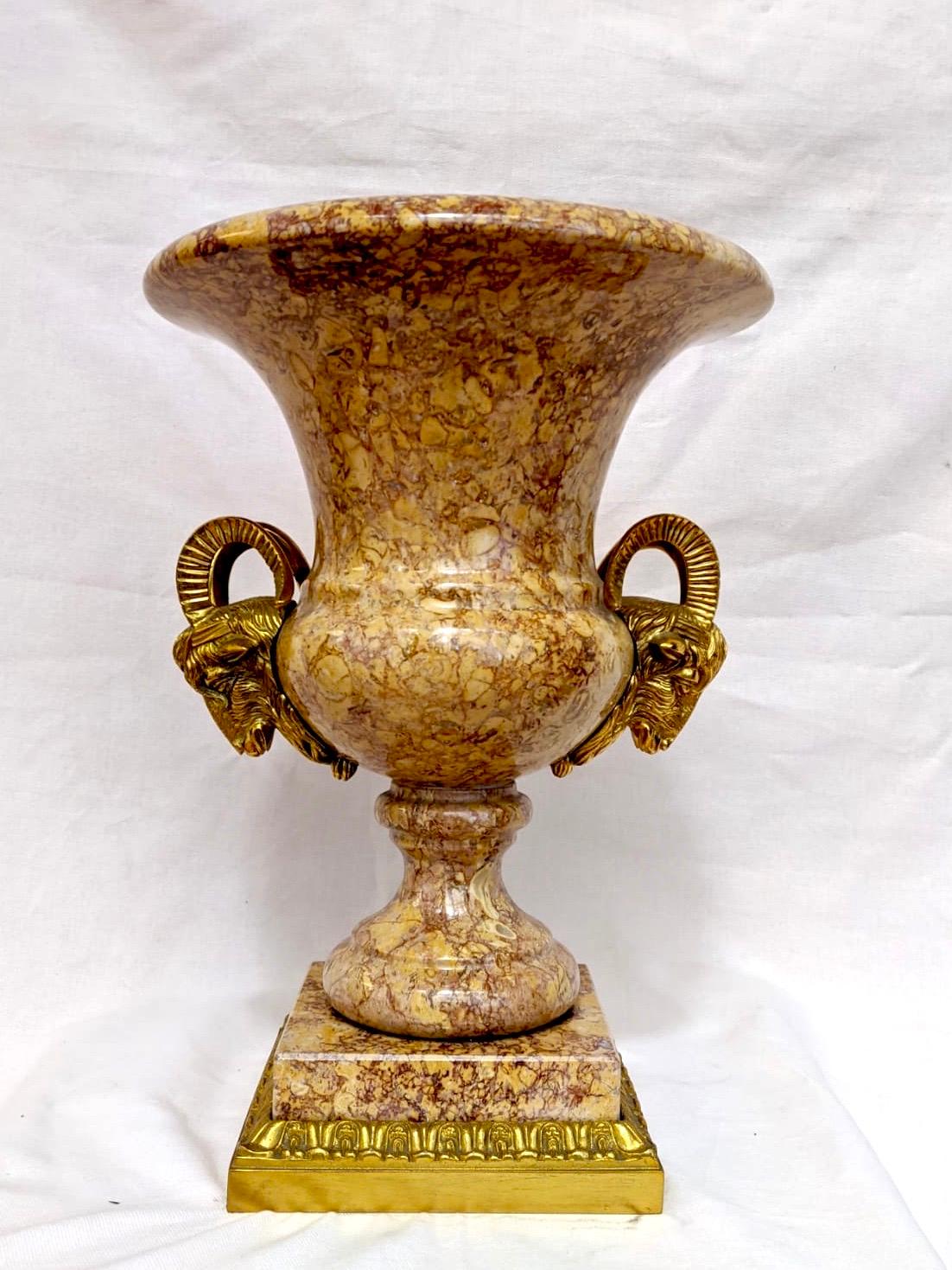 Neoclassical Style Marble and Gilt Bronze Vase by Gherardo Degli Albizzi For Sale 1