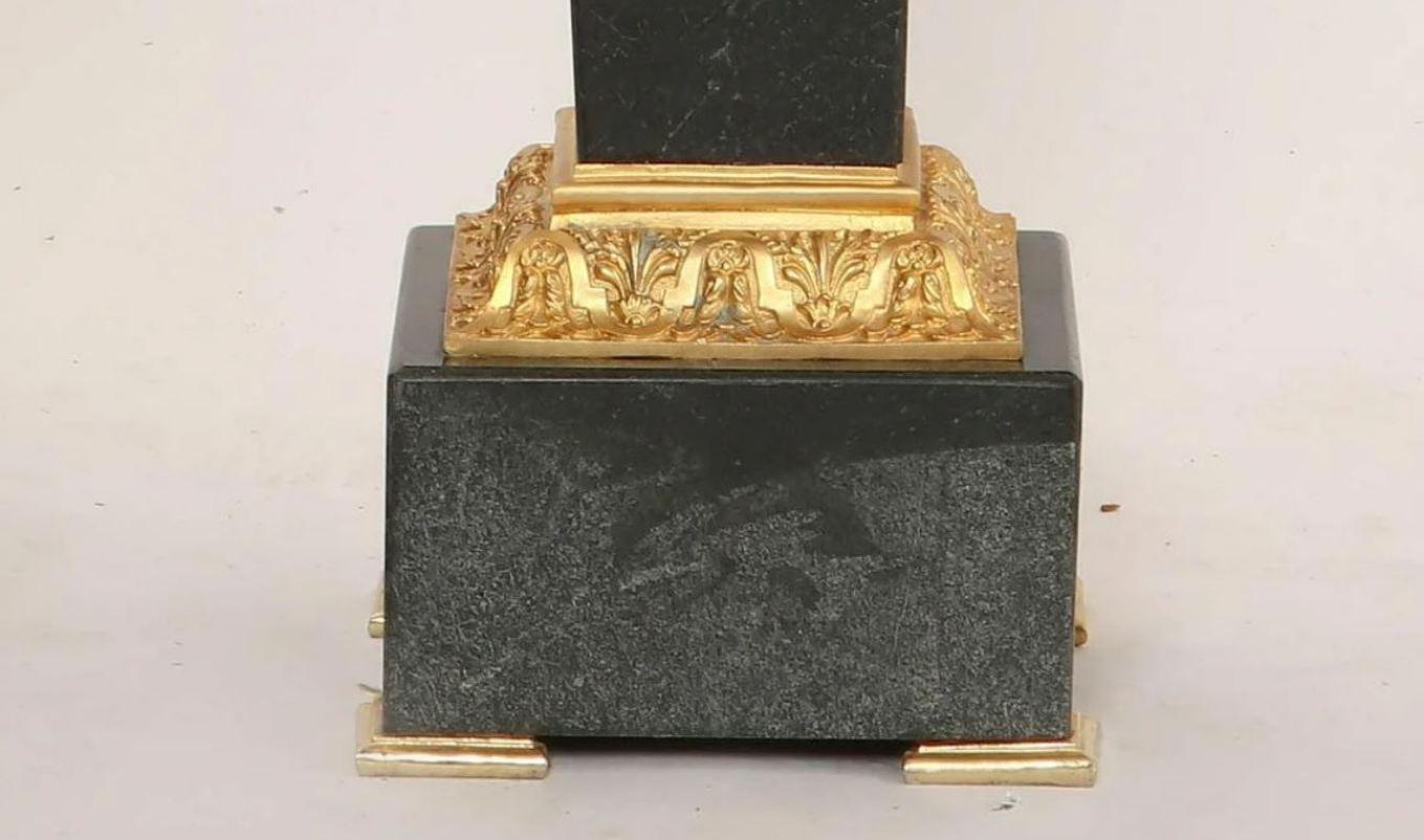 Marmorsockel im neoklassischen Stil, modern im Zustand „Gut“ im Angebot in Cypress, CA