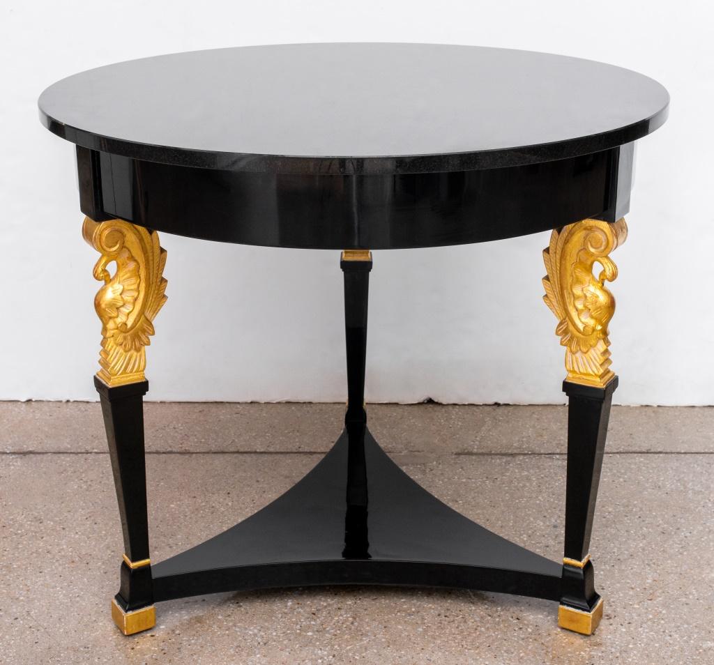 Gueridon-Tisch mit Marmorplatte im neoklassischen Stil (Neoklassisch) im Angebot