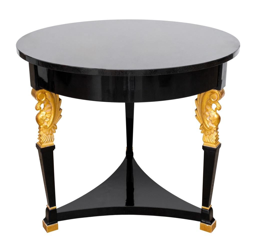 Gueridon-Tisch mit Marmorplatte im neoklassischen Stil im Zustand „Gut“ im Angebot in New York, NY