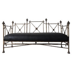 Settee en métal et bambou de style néoclassique