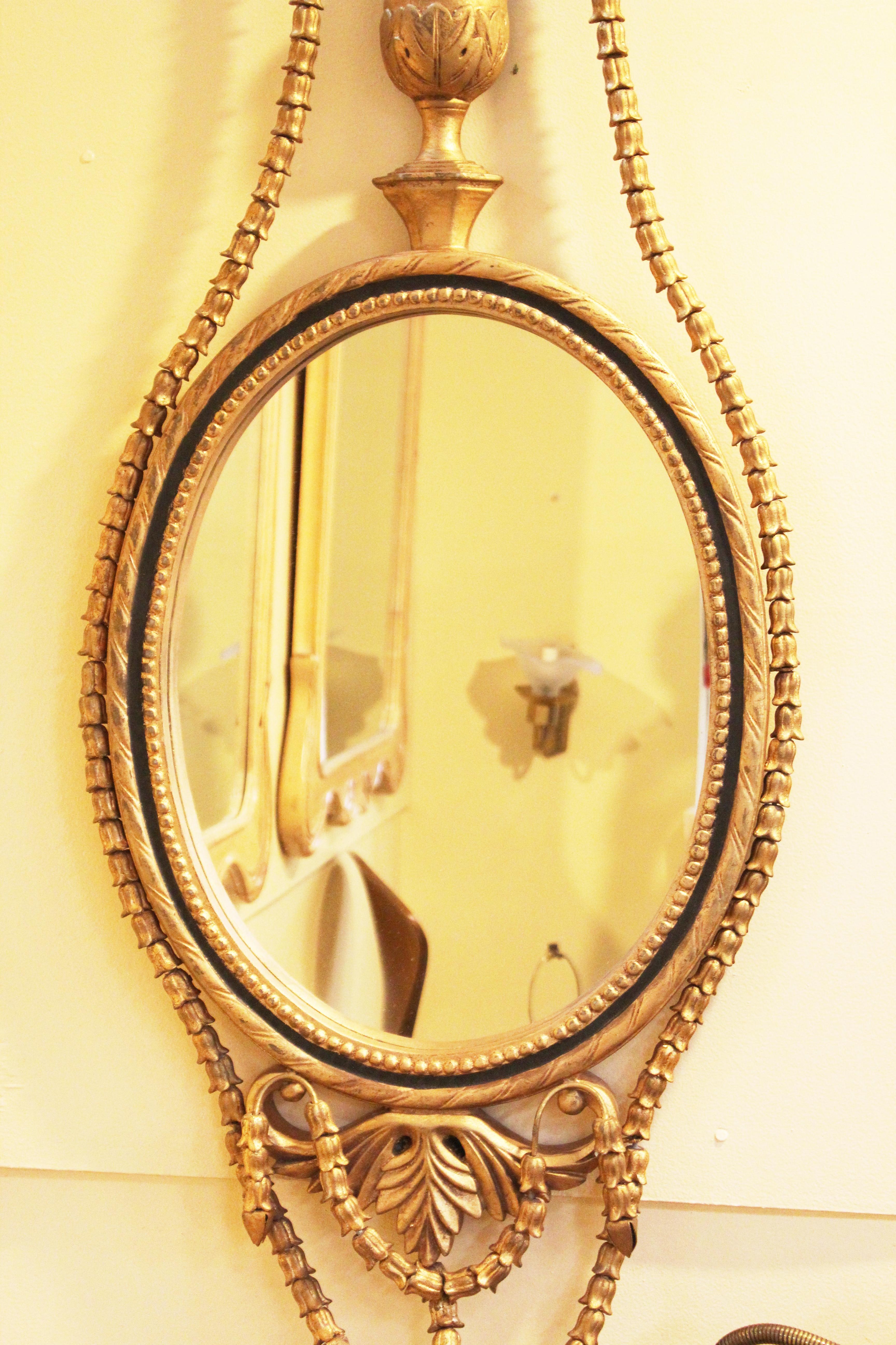 Neoclassical Style Oval Girandole Wall Mirror In Good Condition In New York, NY