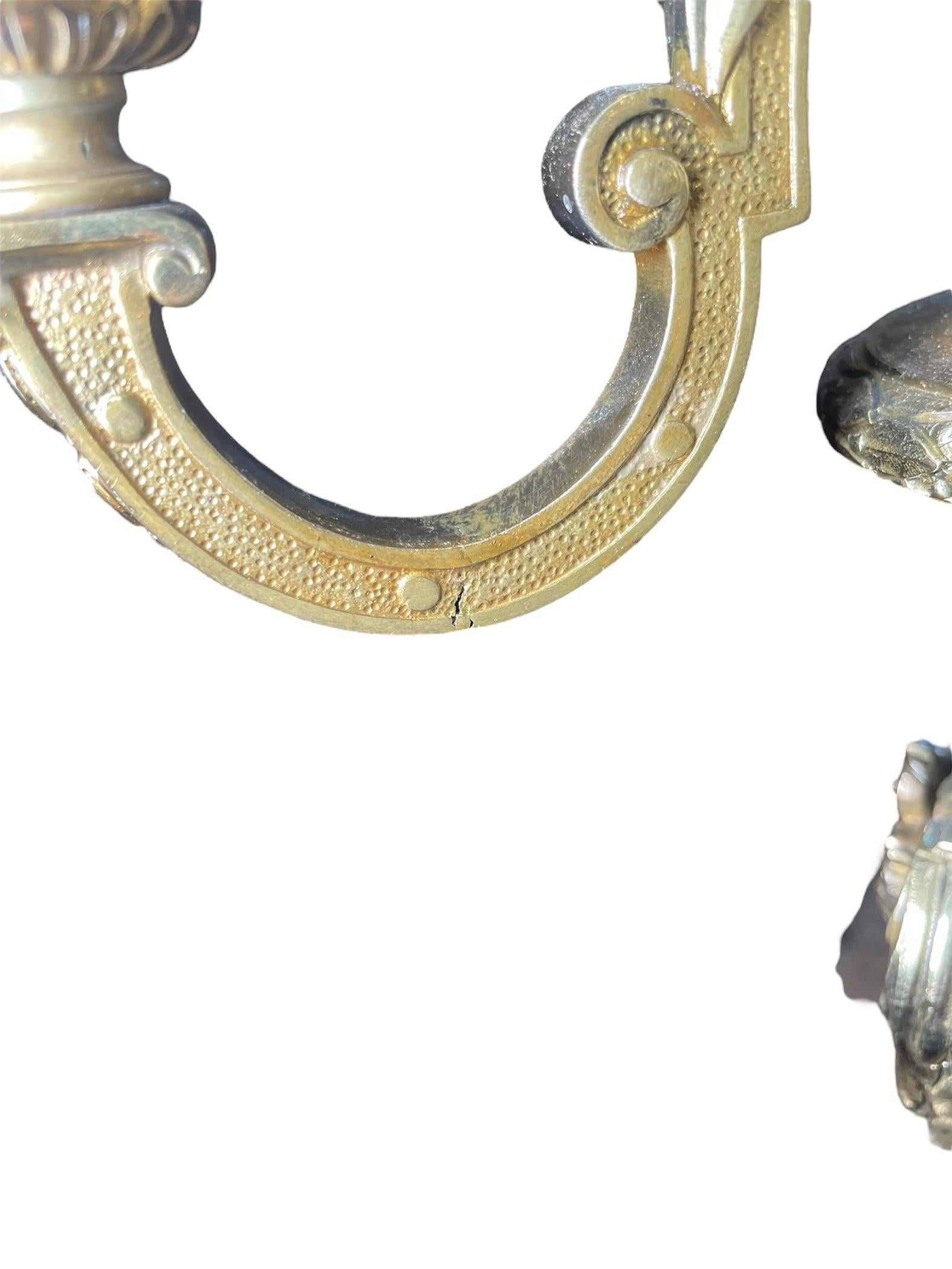 Coppia di candelabri in bronzo in stile neoclassico in vendita 3