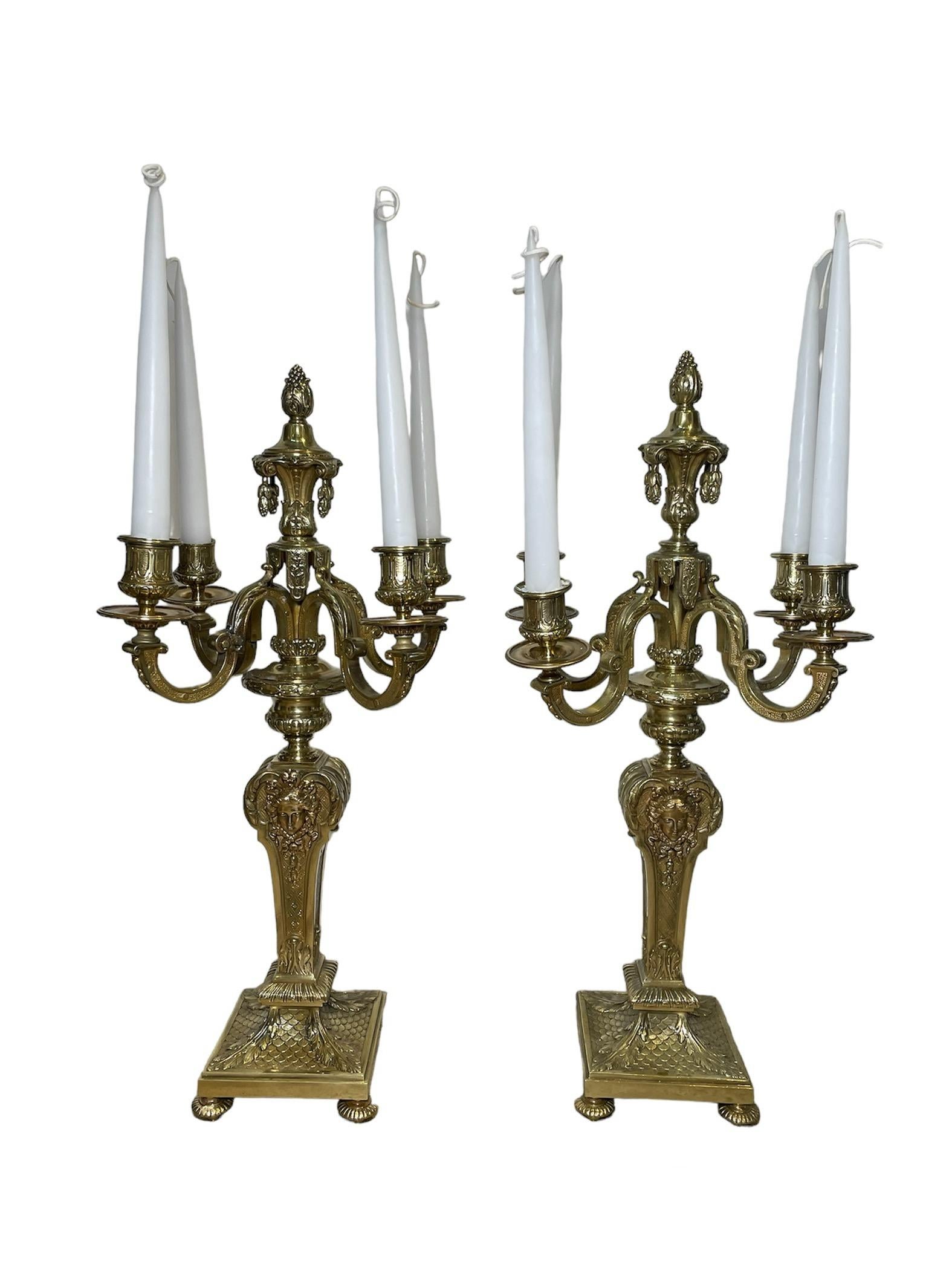 Coppia di candelabri in bronzo in stile neoclassico in vendita 6