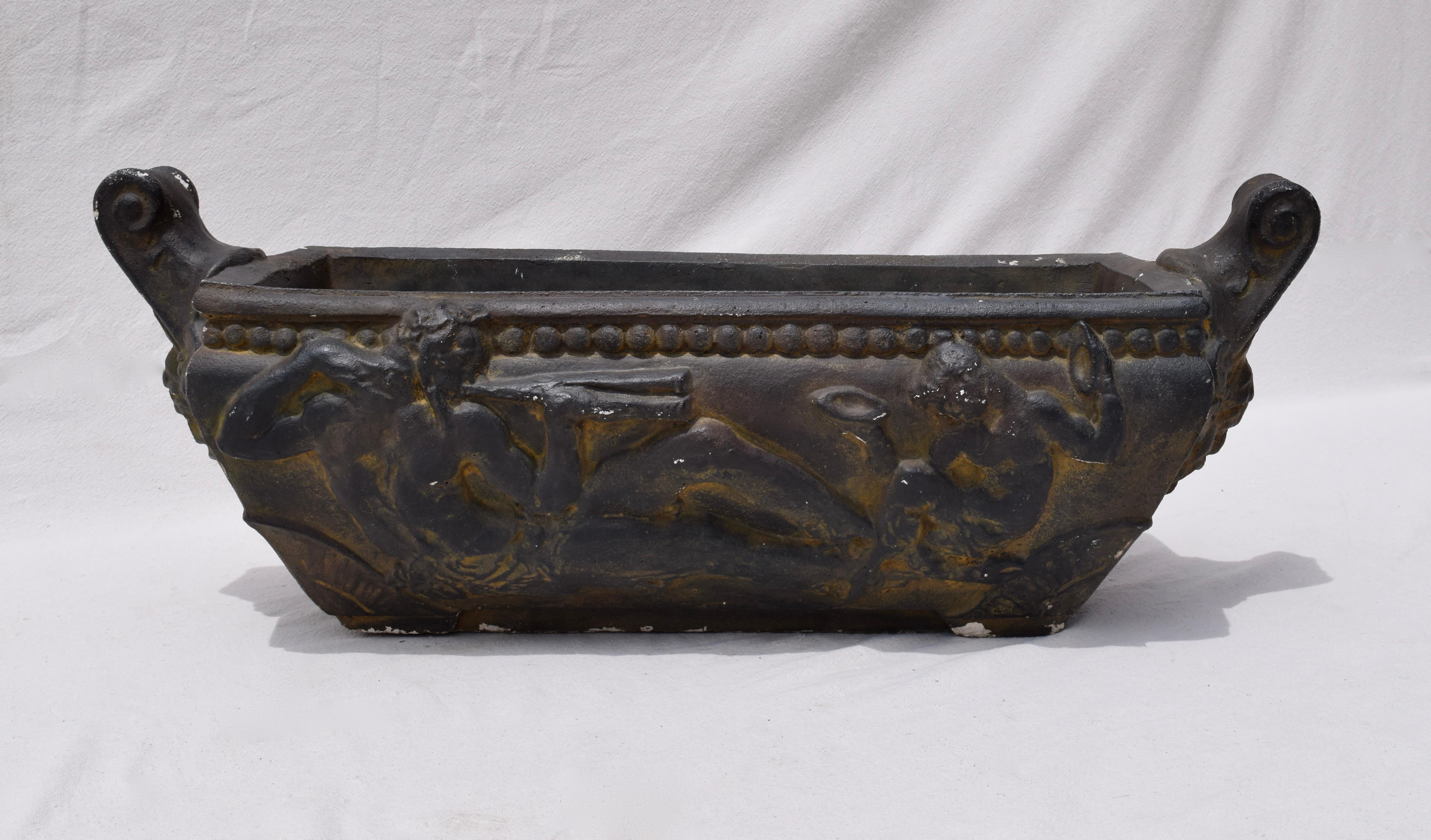 Monumental Neoclassical Style Planter In Distressed Condition For Sale In Southampton, NJ