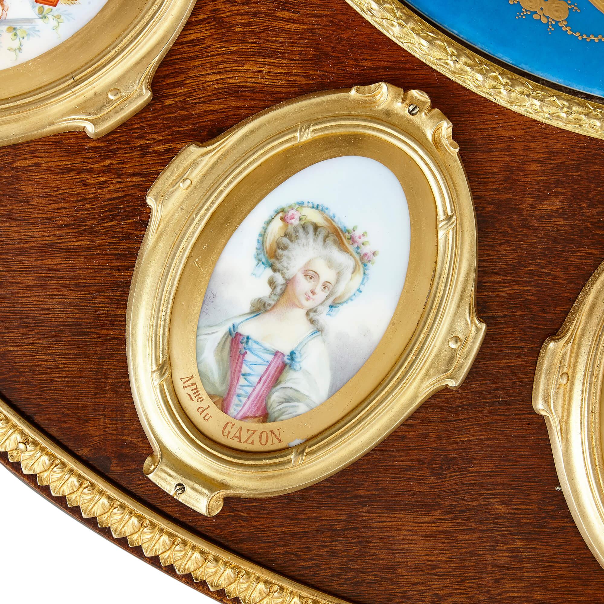 XIXe siècle Table circulaire de style néoclassique montée sur porcelaine et bronze doré par Fournier en vente