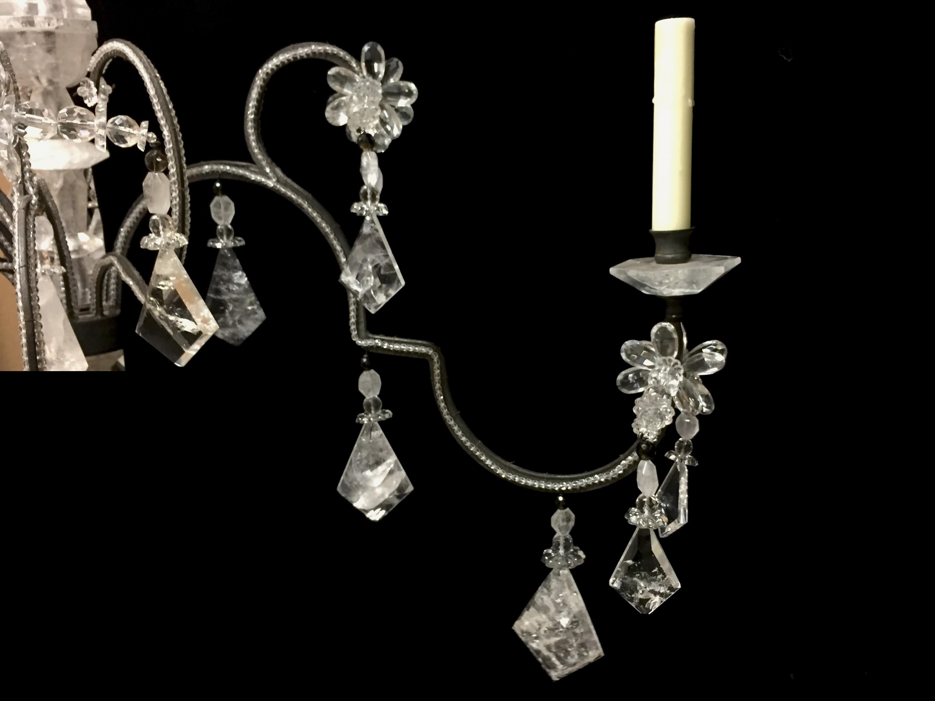 Néoclassique Lustre à douze lumières en cristal de roche de style néoclassique en vente