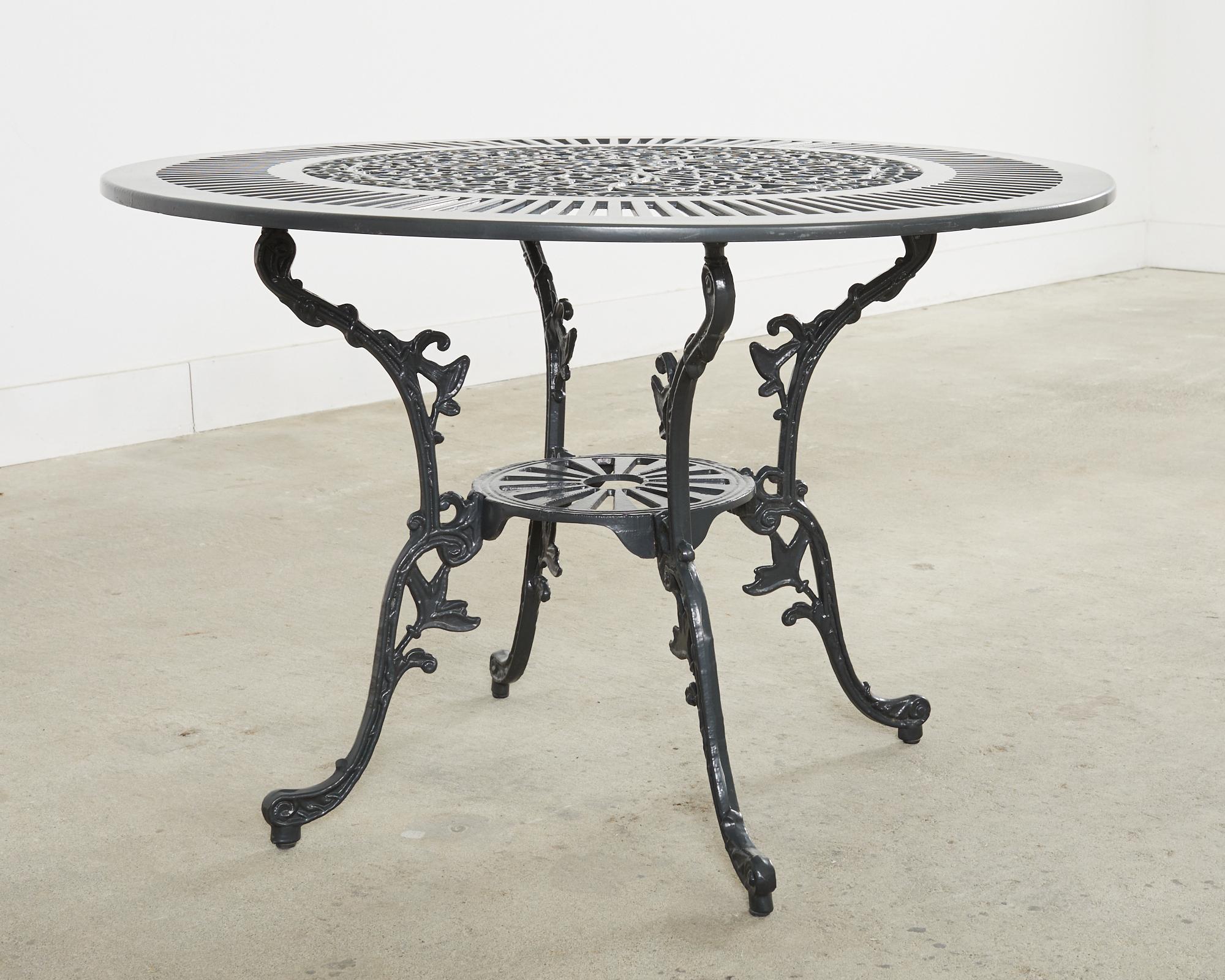 American Neoclassical Style Round Aluminum Patio Garden Dining Table For Sale