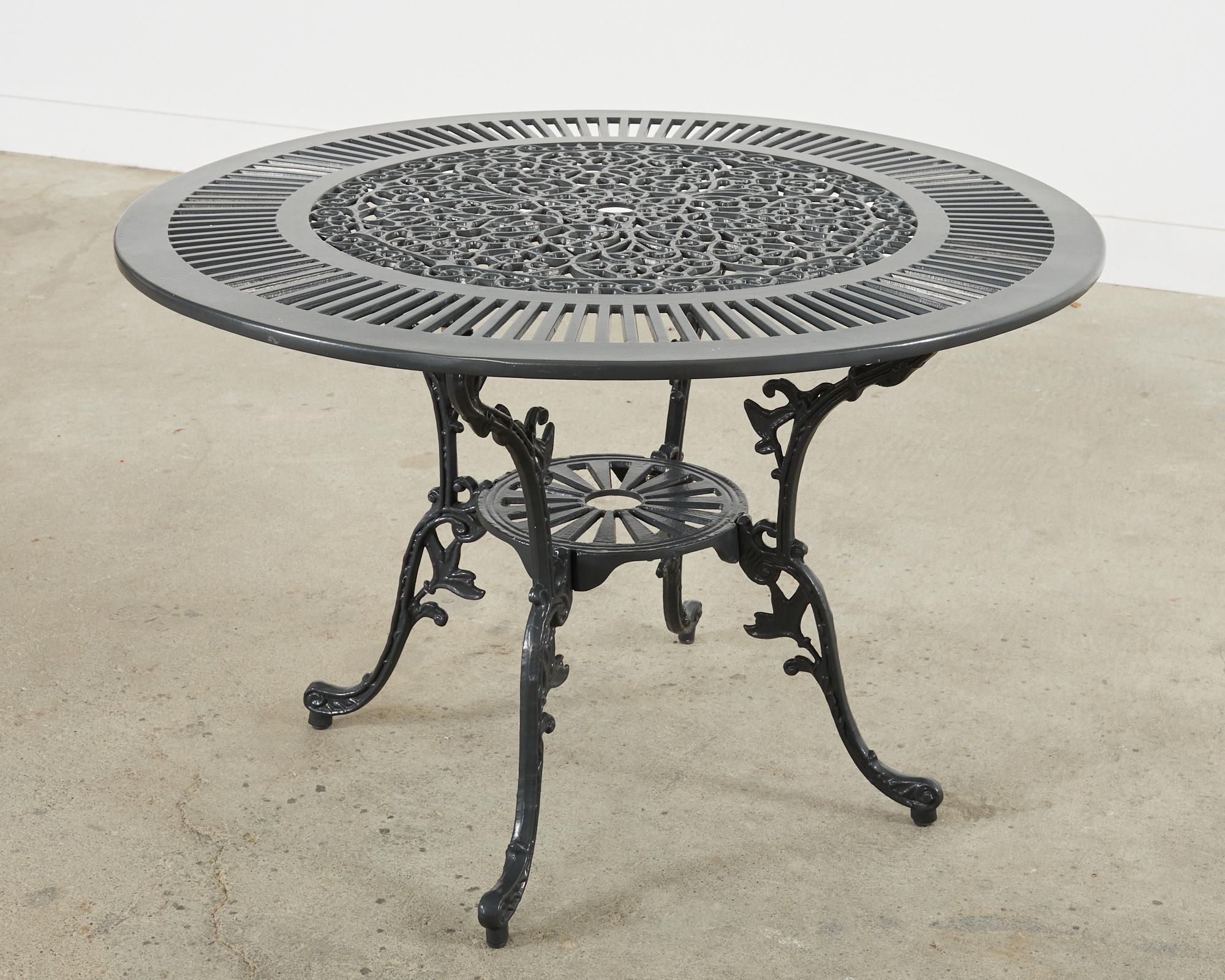 American Neoclassical Style Round Aluminum Patio Garden Dining Table For Sale
