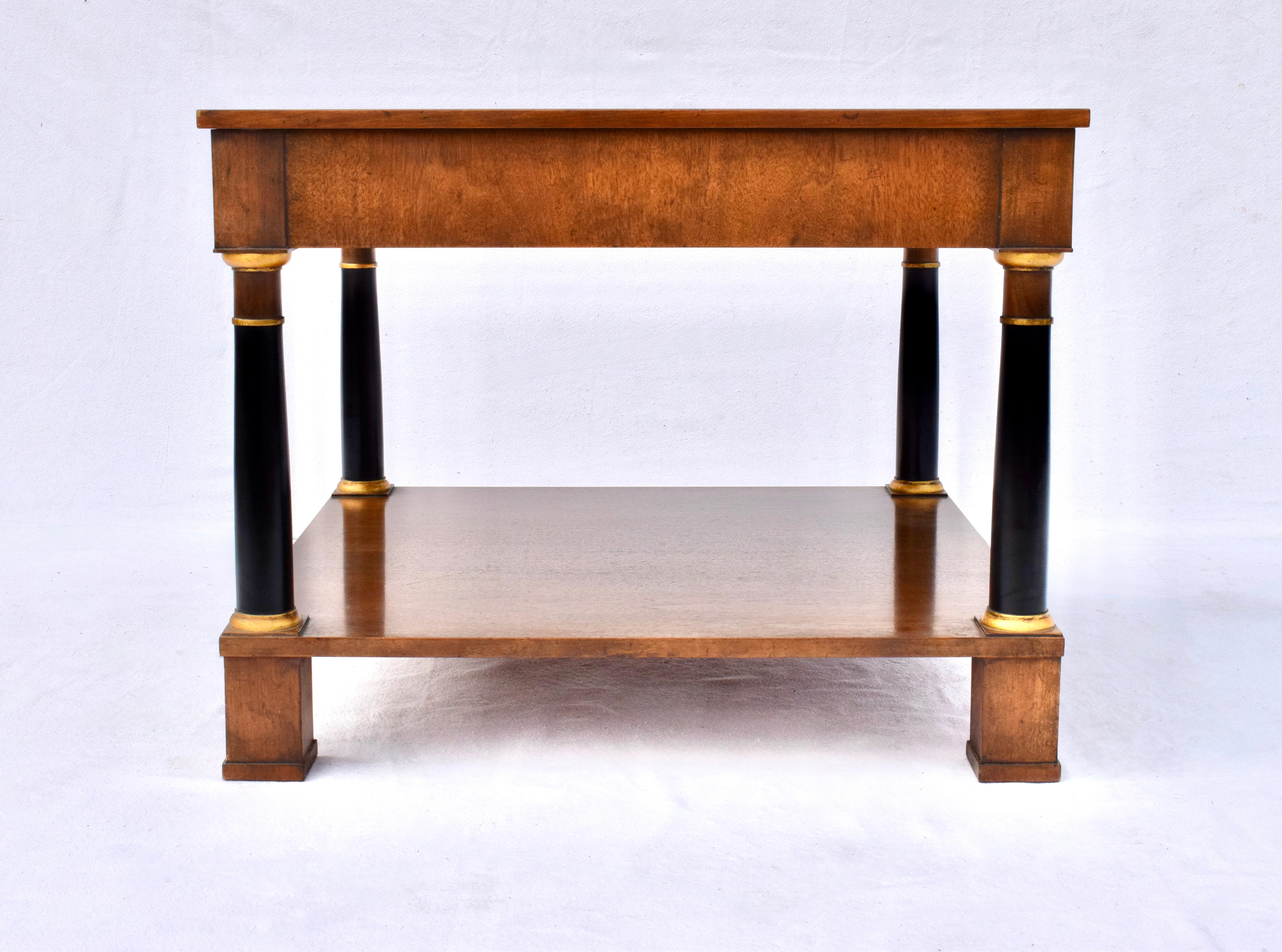 Laiton Table d'appoint de style néoclassique par Baker Furniture en vente