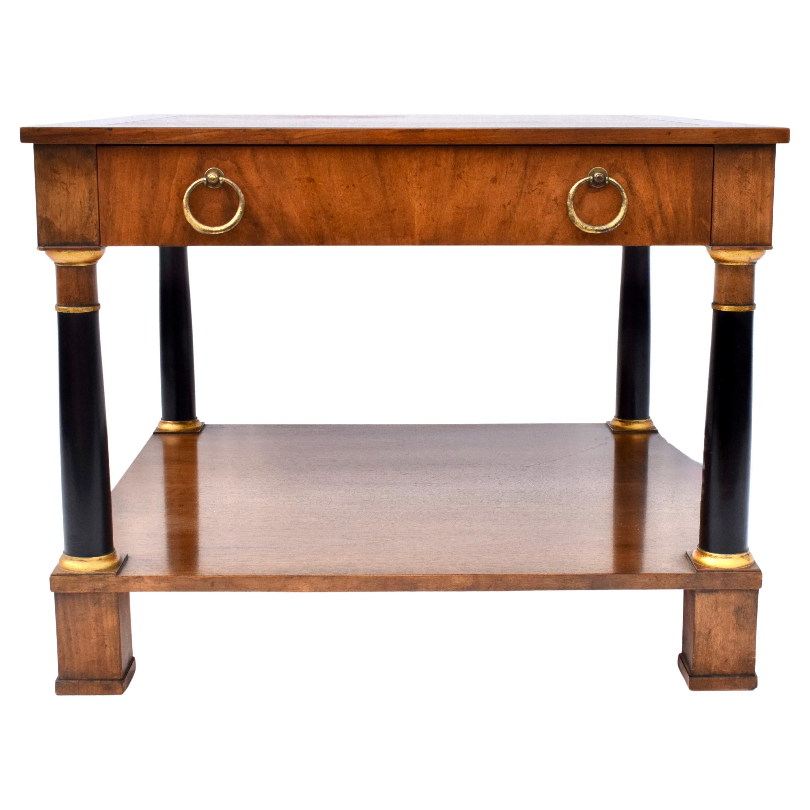 Table d'appoint de style néoclassique par Baker Furniture