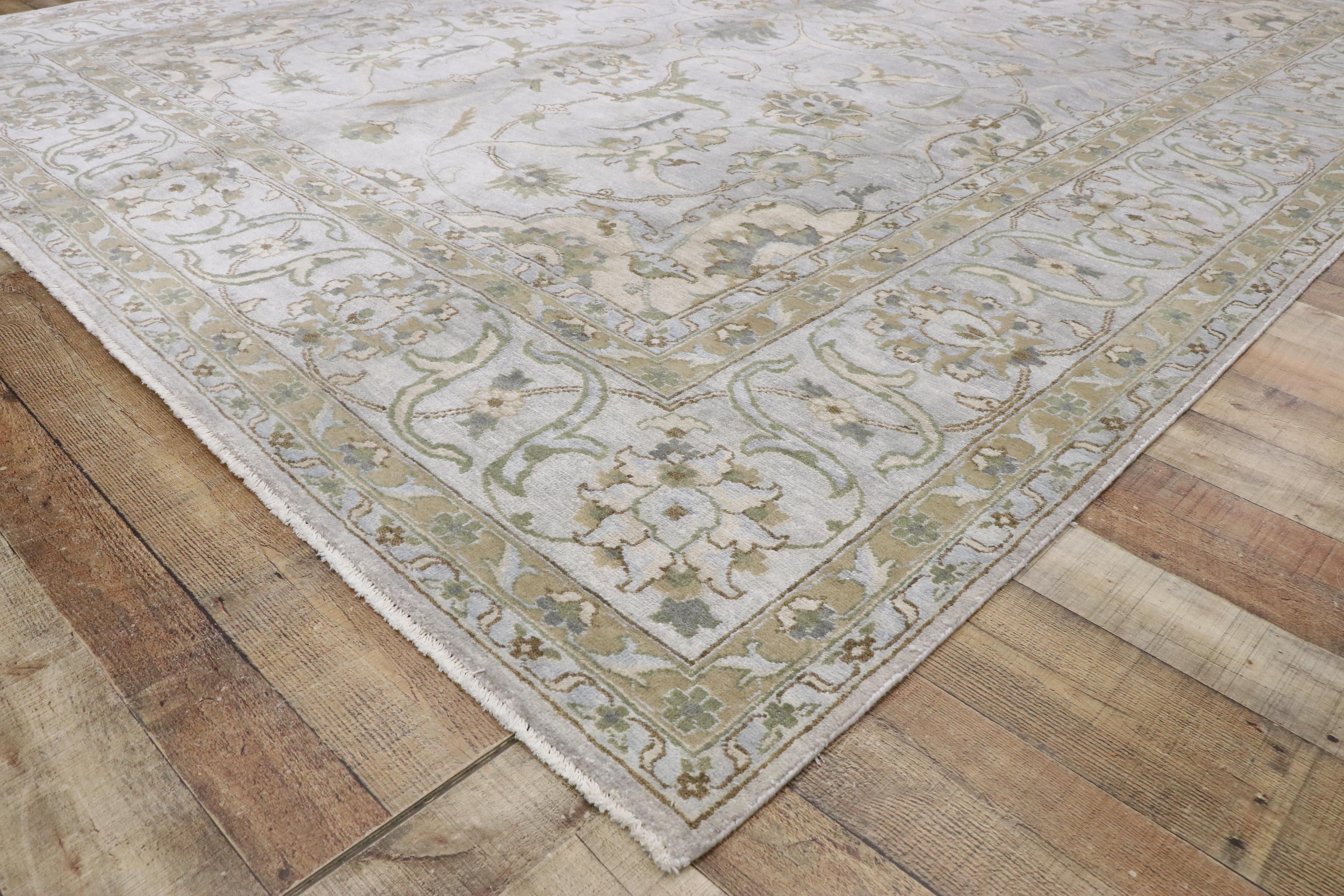 Tappeto indiano moderno in seta, lo stile neoclassico incontra il lusso contemporaneo di Chippendale In condizioni Nuovo in vendita a Dallas, TX