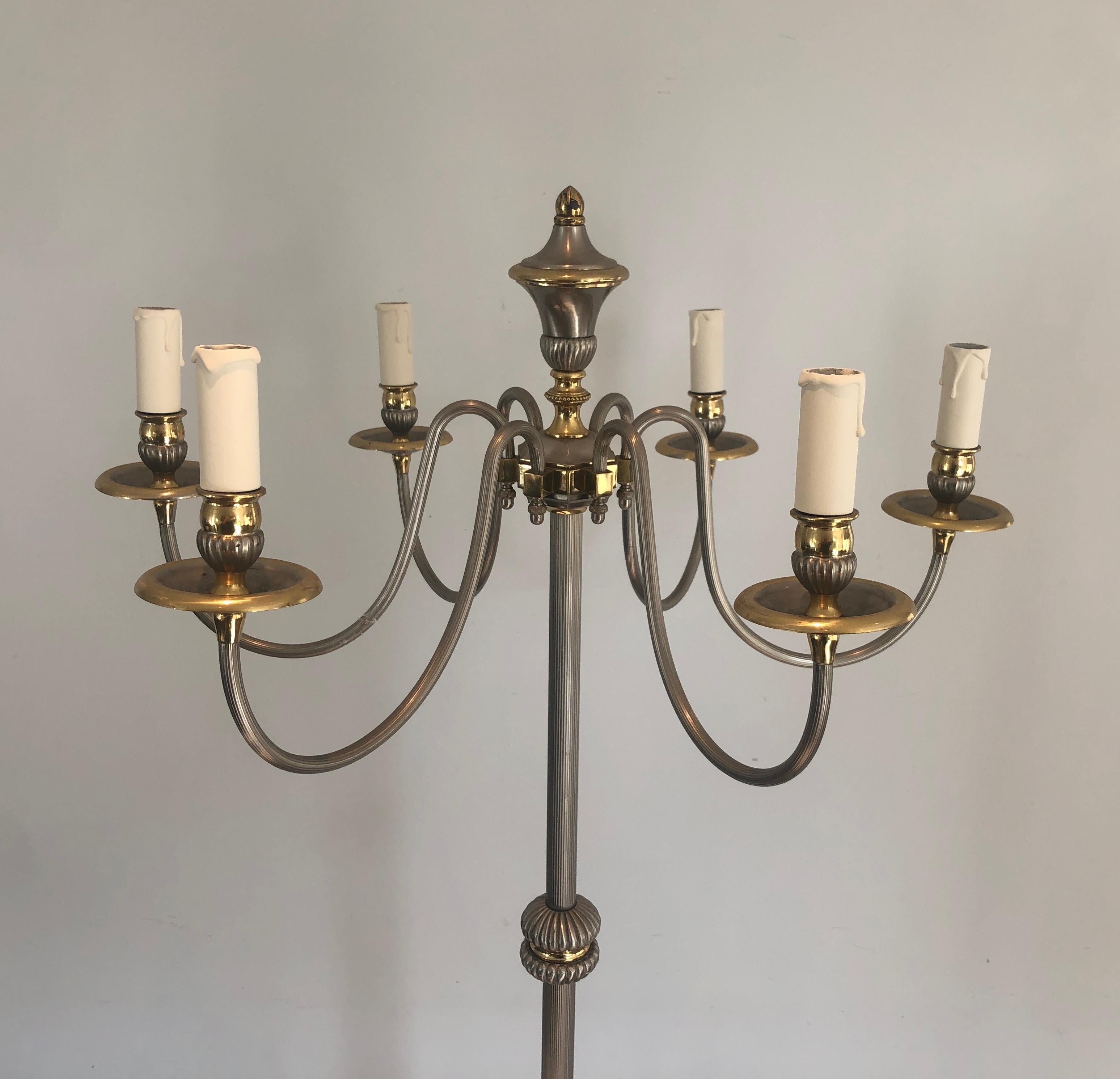 Lampada da terra a 6 luci in ottone e argento in stile neoclassico In condizioni buone in vendita a Marcq-en-Barœul, Hauts-de-France