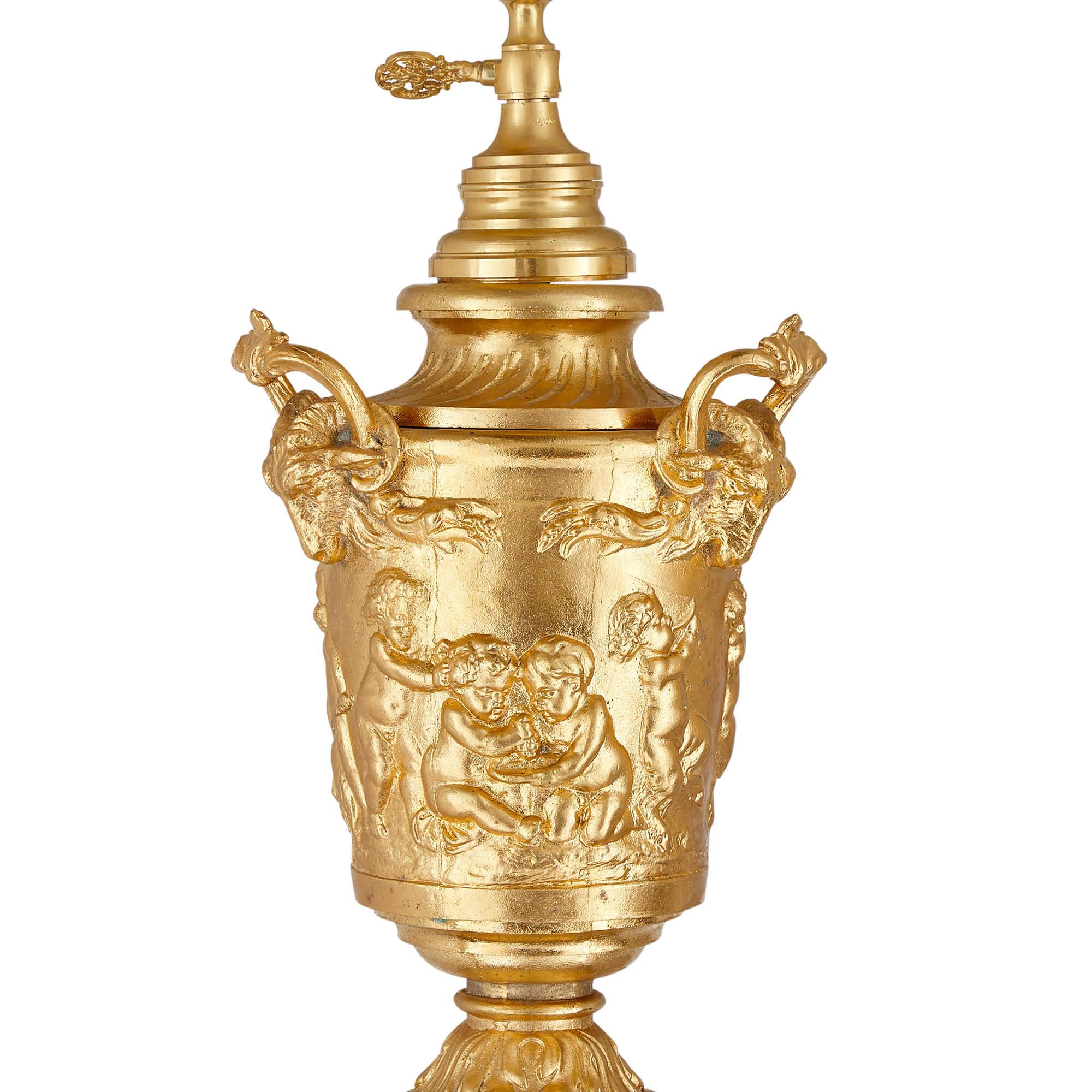 Stehlampen aus vergoldetem und versilbertem Eisen im neoklassischen Stil des 19. Jahrhunderts (Vergoldet) im Angebot