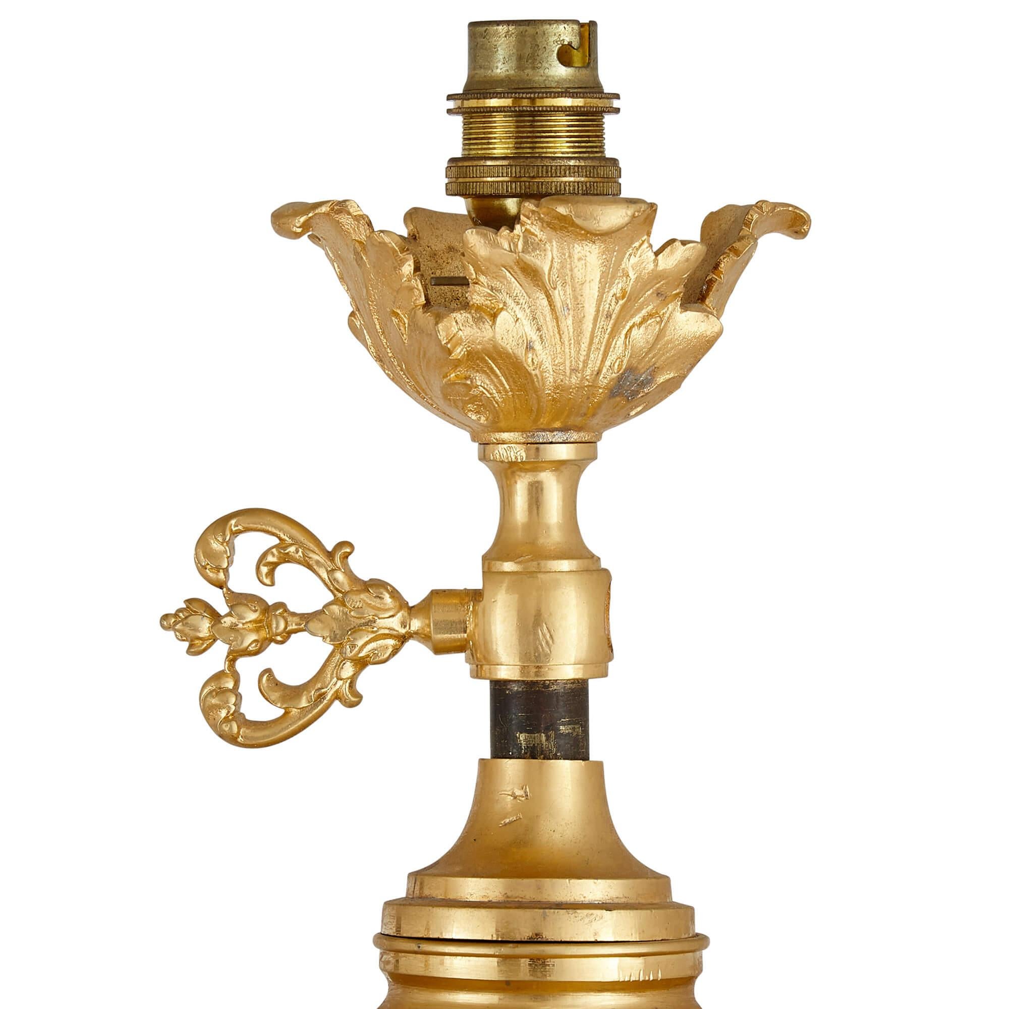 Stehlampen aus vergoldetem und versilbertem Eisen im neoklassischen Stil des 19. Jahrhunderts im Angebot 1