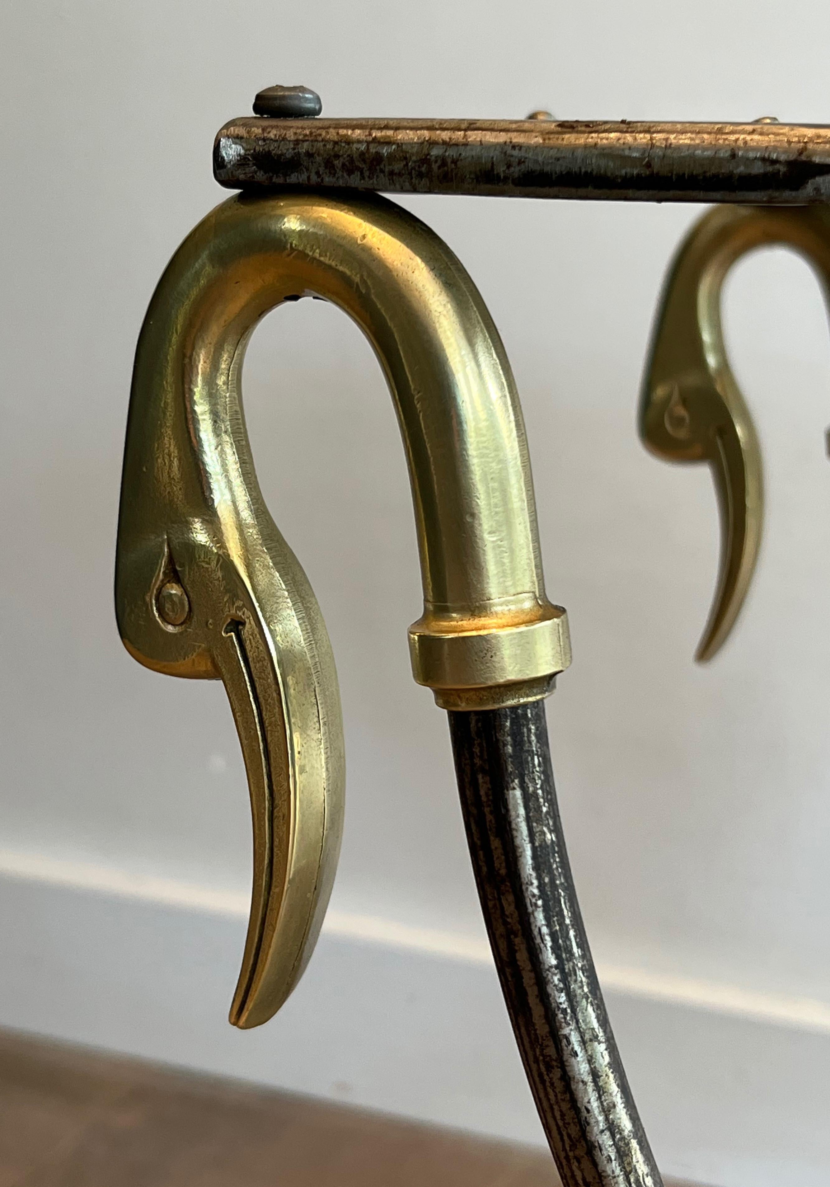 Tabouret Curule en acier et laiton de style néoclassique attribué à la Maison Jansen en vente 8