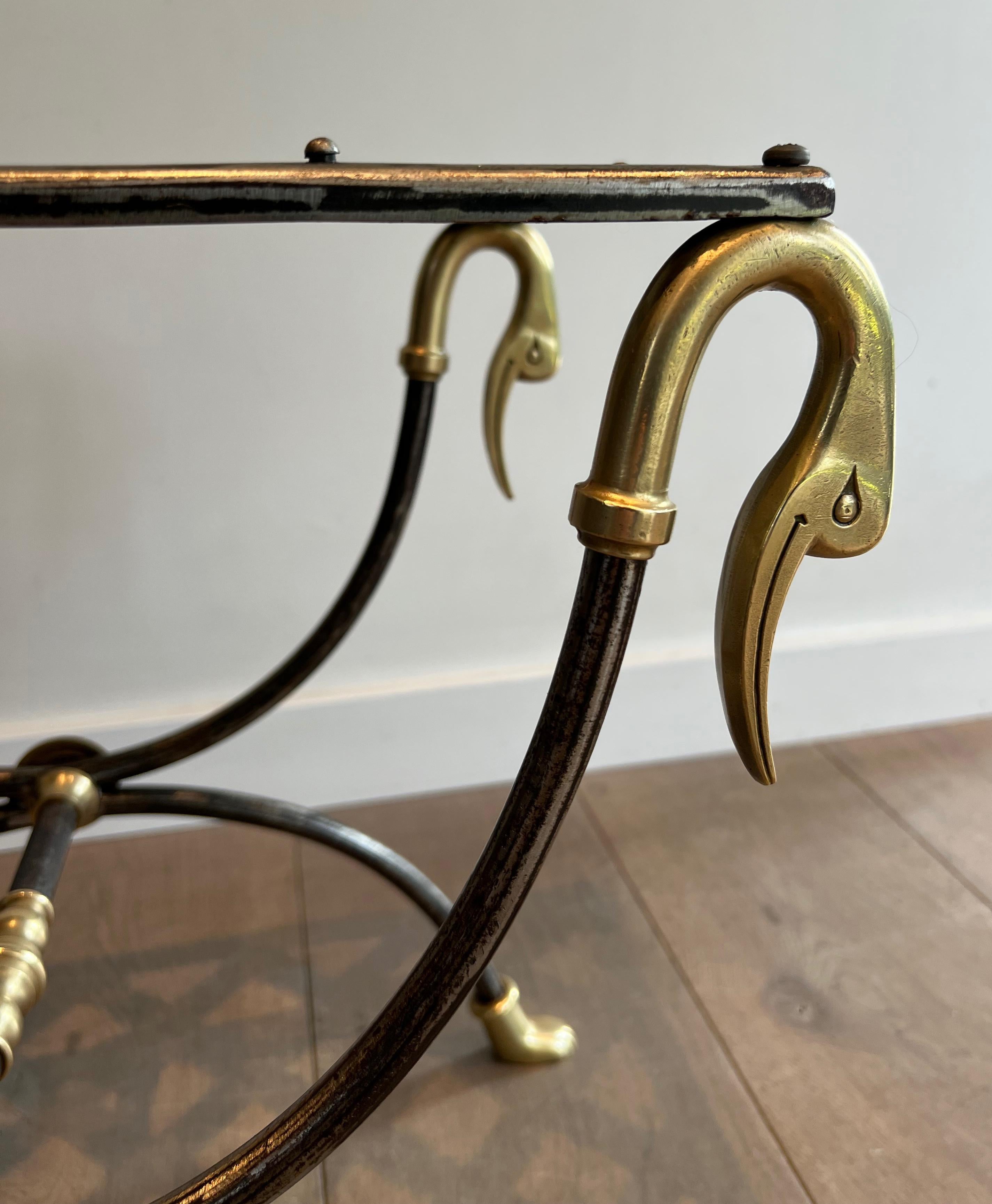 Tabouret Curule en acier et laiton de style néoclassique attribué à la Maison Jansen en vente 1