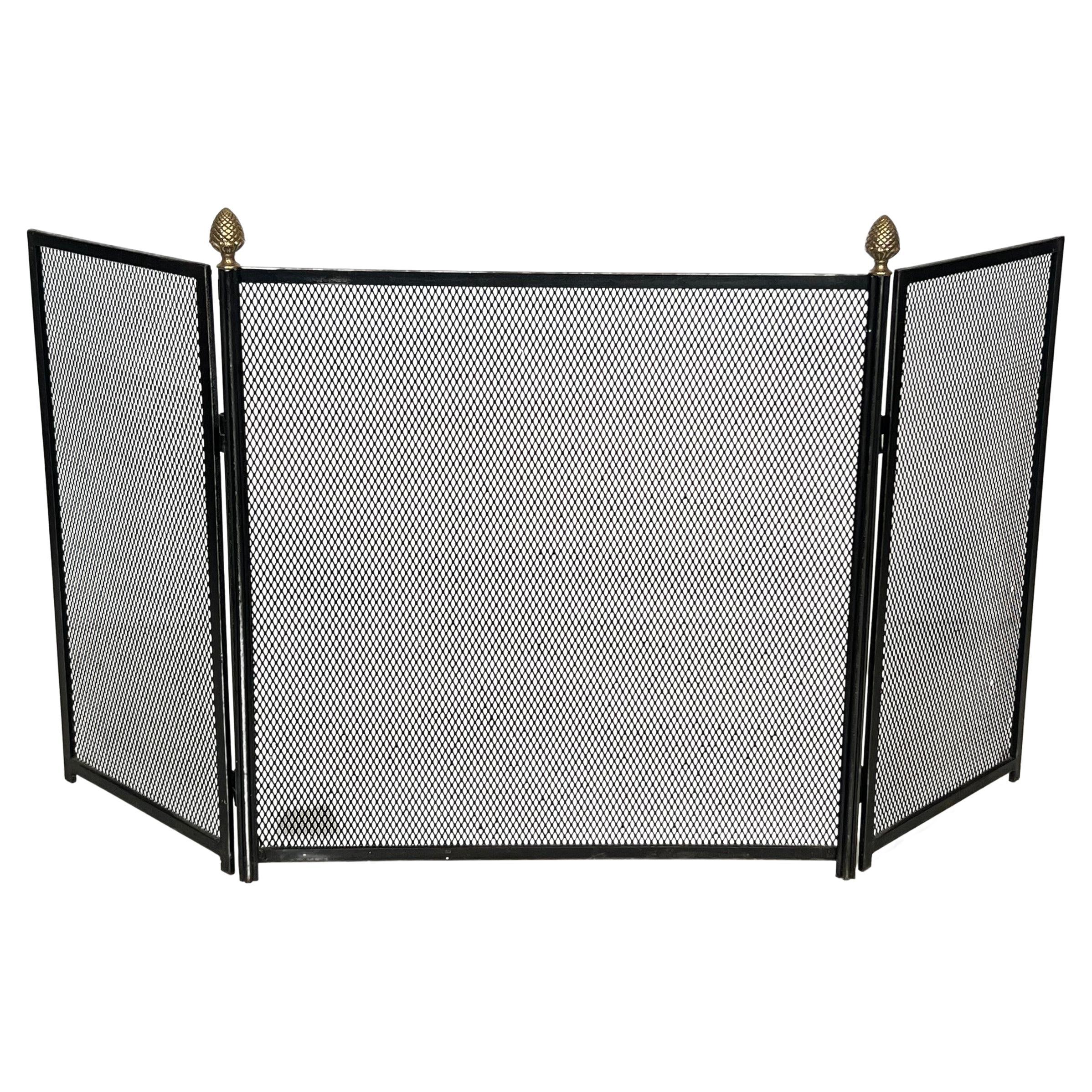 Paravento per caminetto in ottone e acciaio in stile neoclassico con pigne in ottone in vendita