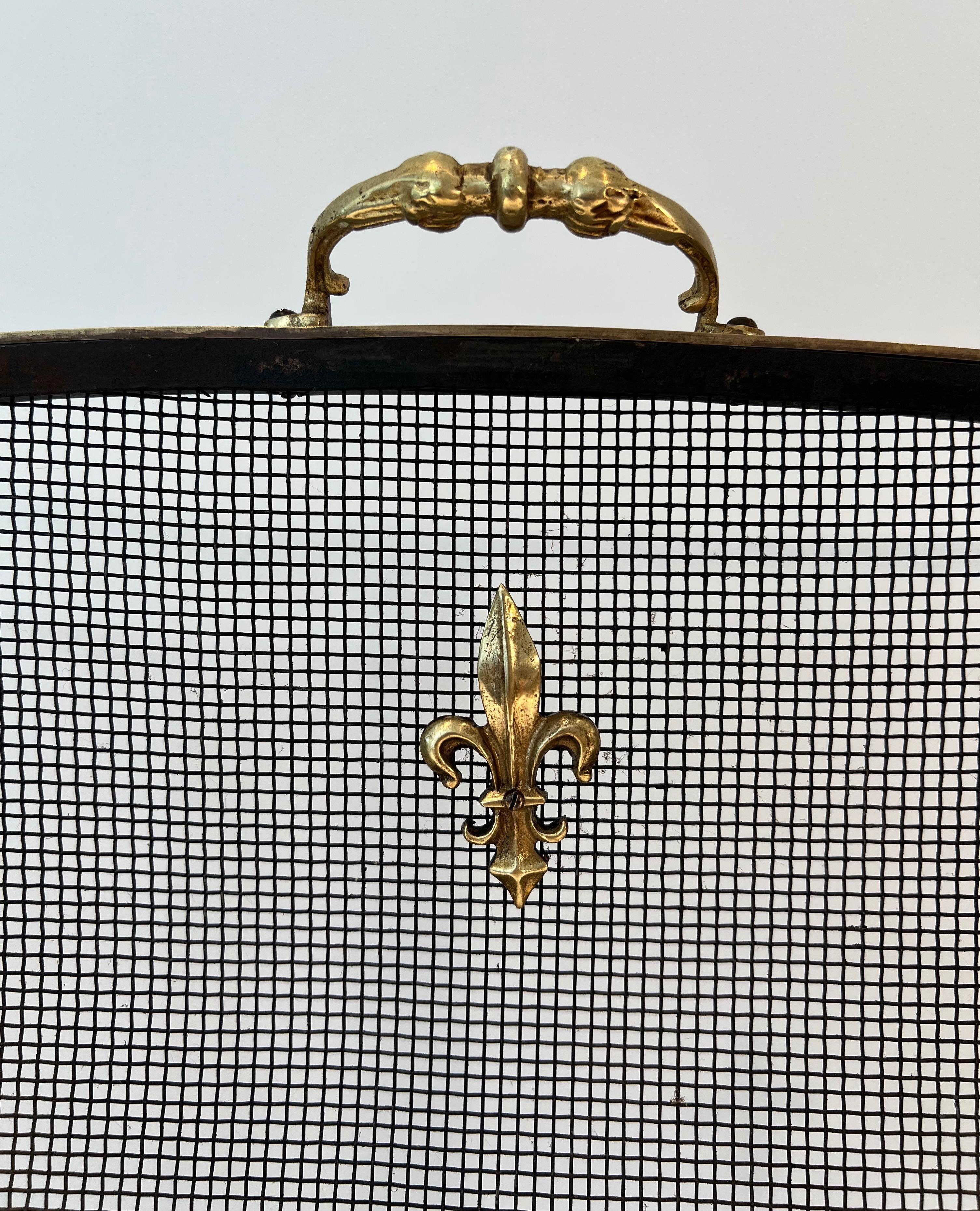 Ottone Steele in stile neoclassico, ottone e griglia per caminetto con fiori di giglio in vendita