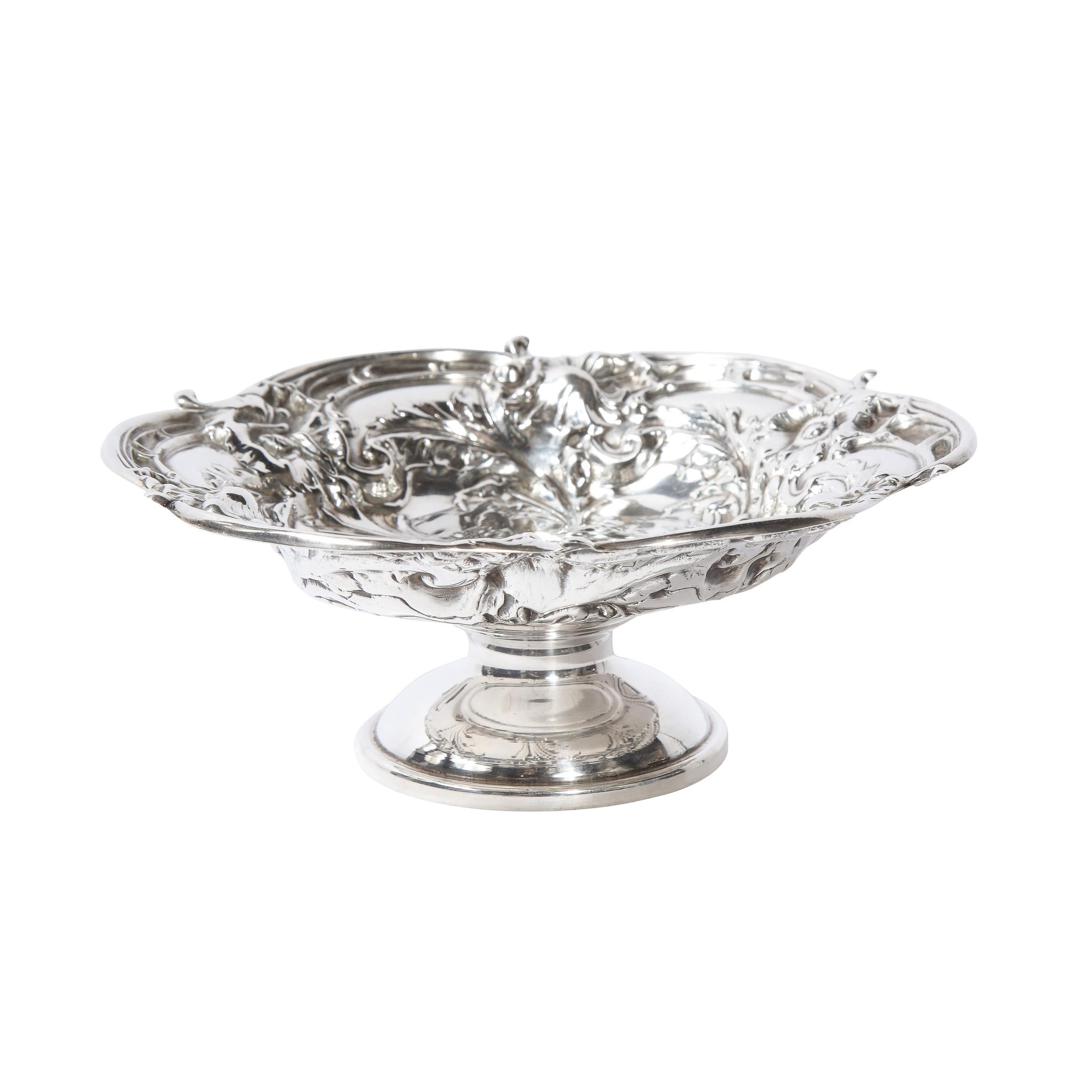 Neoclassical Style Sterling Silver Tazza with Foliate Motifs by Reed and Barton For Sale 2