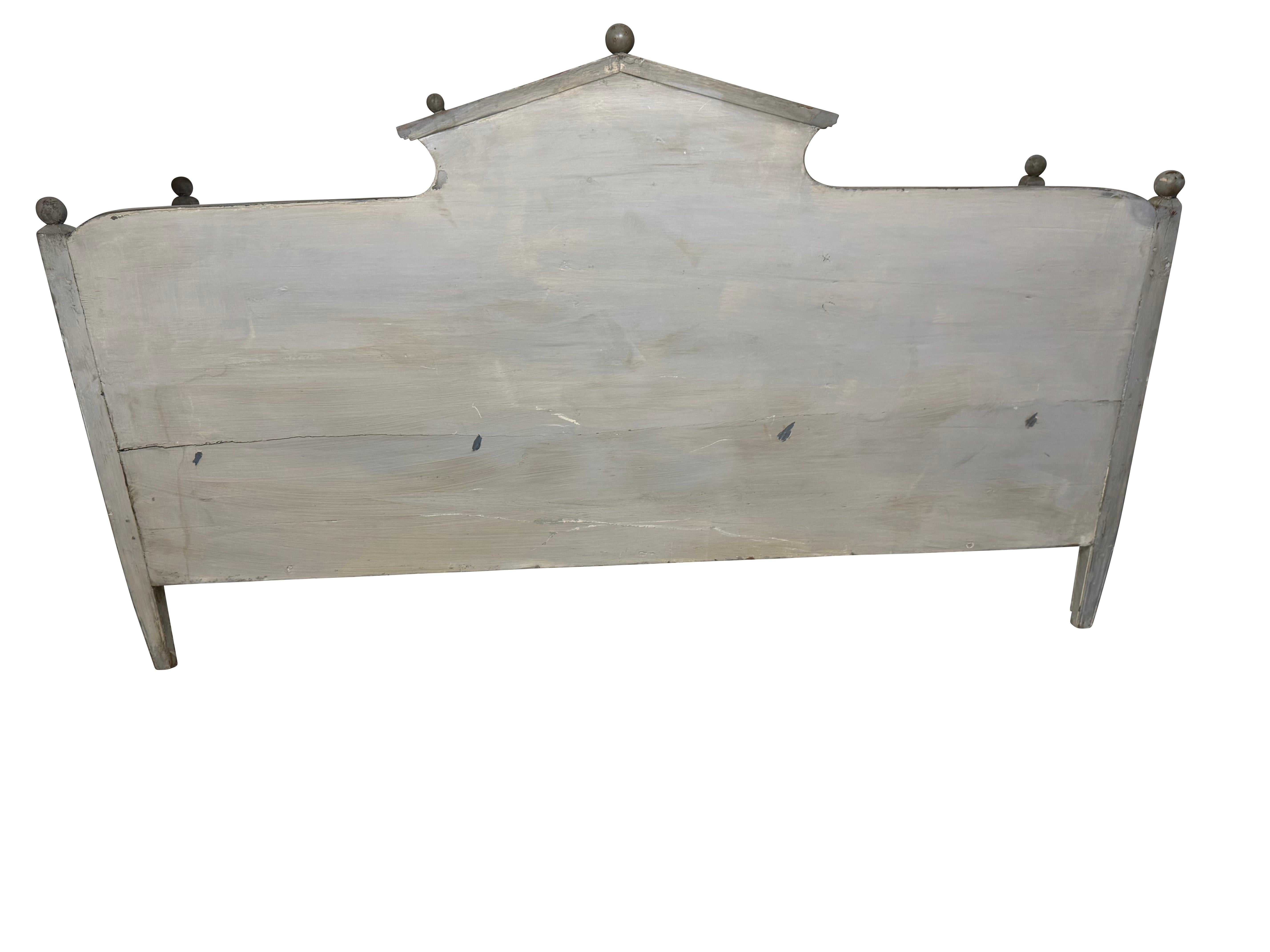 Neoclassical Style Swedish Grey Gustavian Storage Sofa Hand Carved For Sale 4
