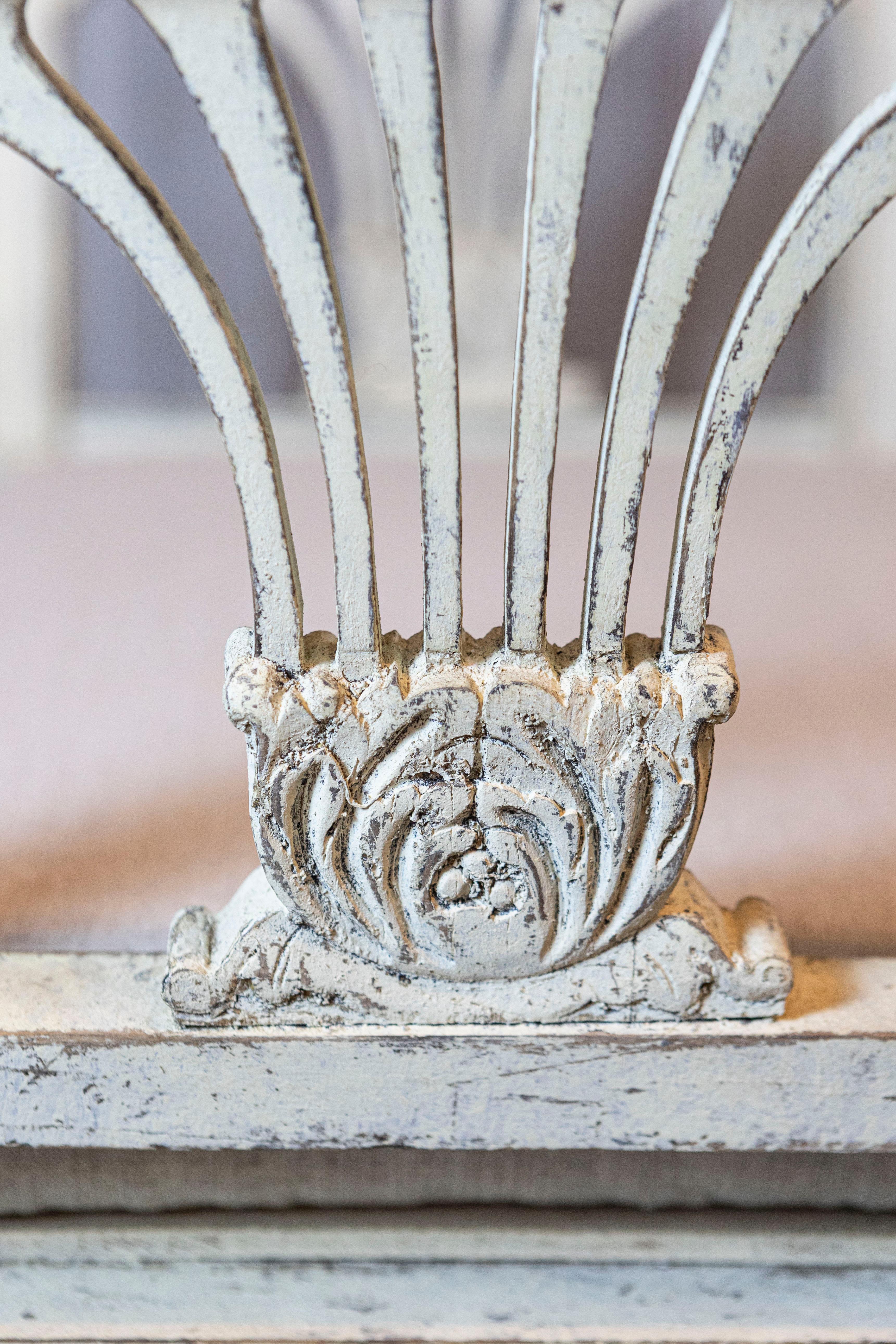 Neoclassical Style Swedish Small Painted Bench with Carved Guilloche Décor For Sale 1
