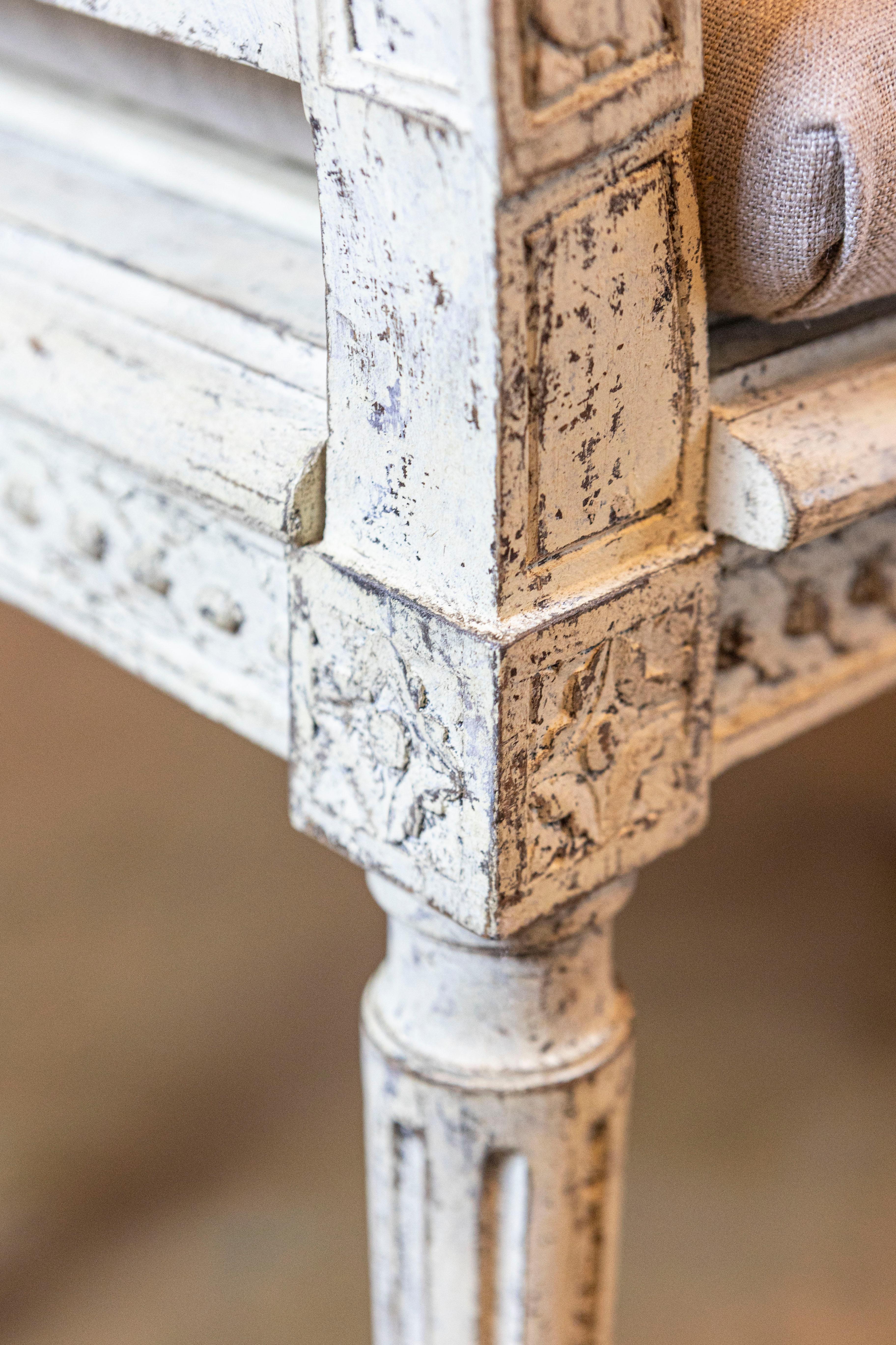 Neoclassical Style Swedish Small Painted Bench with Carved Guilloche Décor For Sale 2