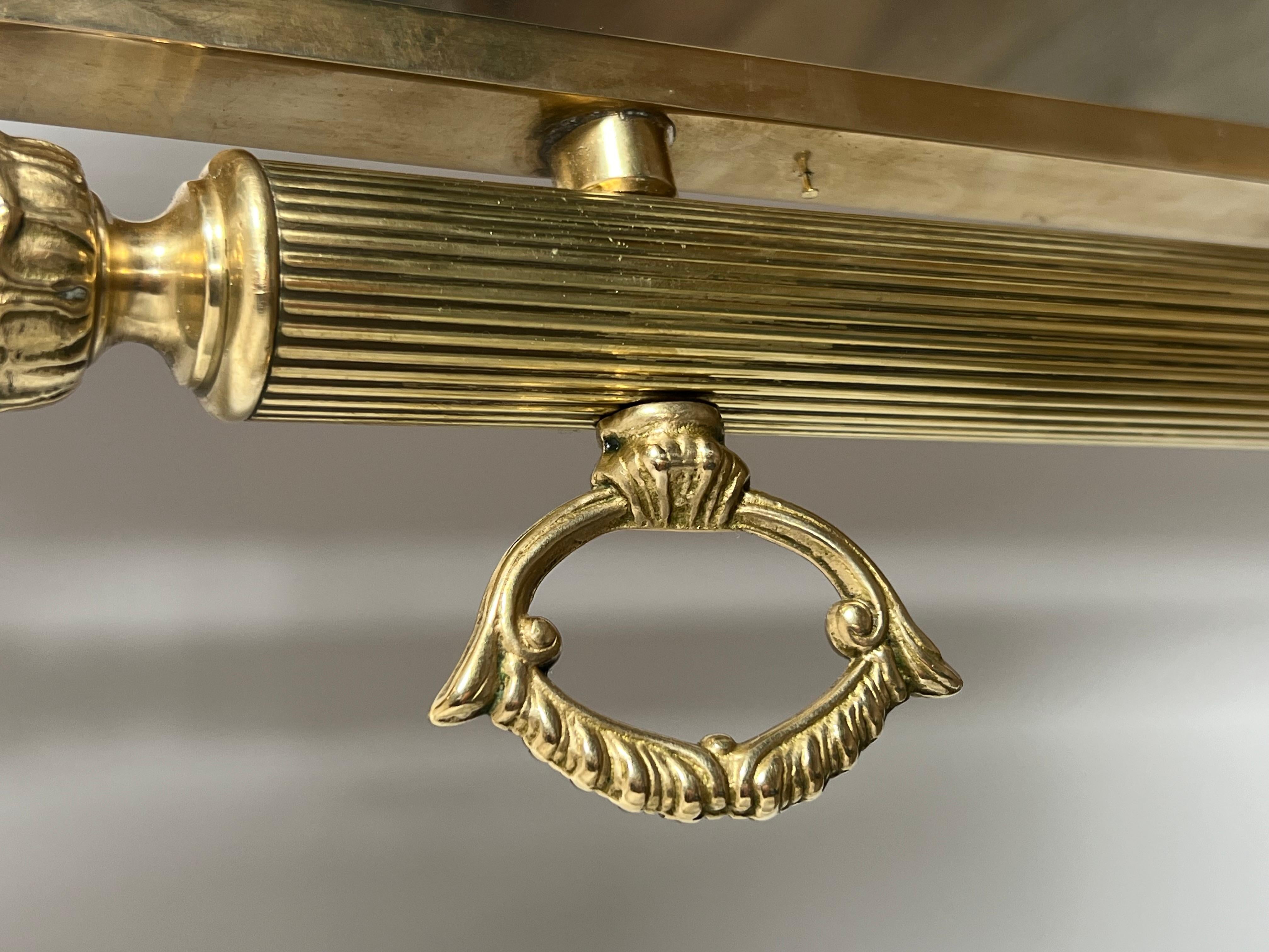 Metà XX secolo Specchio Psiche in ottone oscillante in stile neoclassico della Maison Jansen in vendita