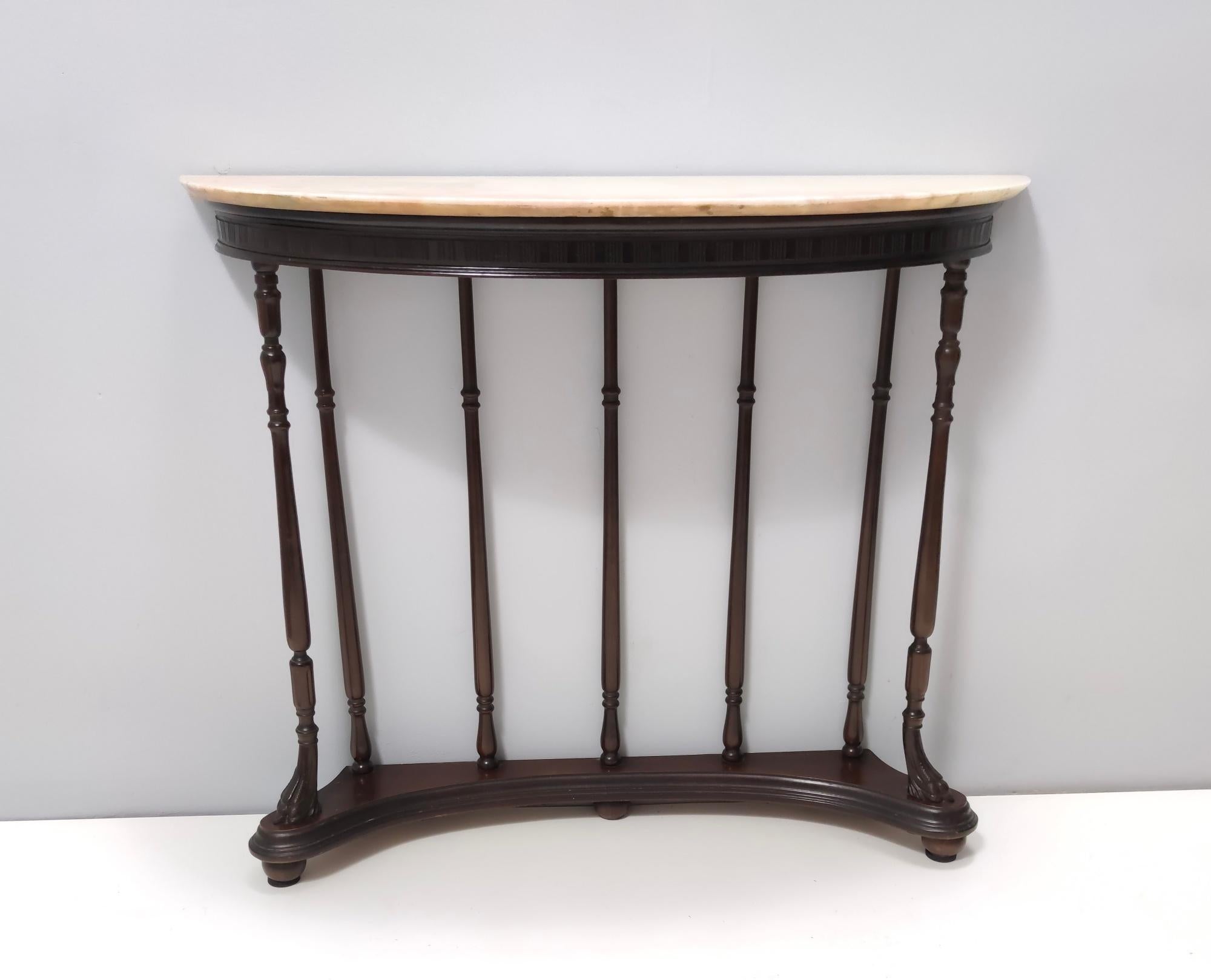 Neoclassical Style Turned Beech Console Table with a Demilune Marble Top, Italy In Good Condition For Sale In Bresso, Lombardy