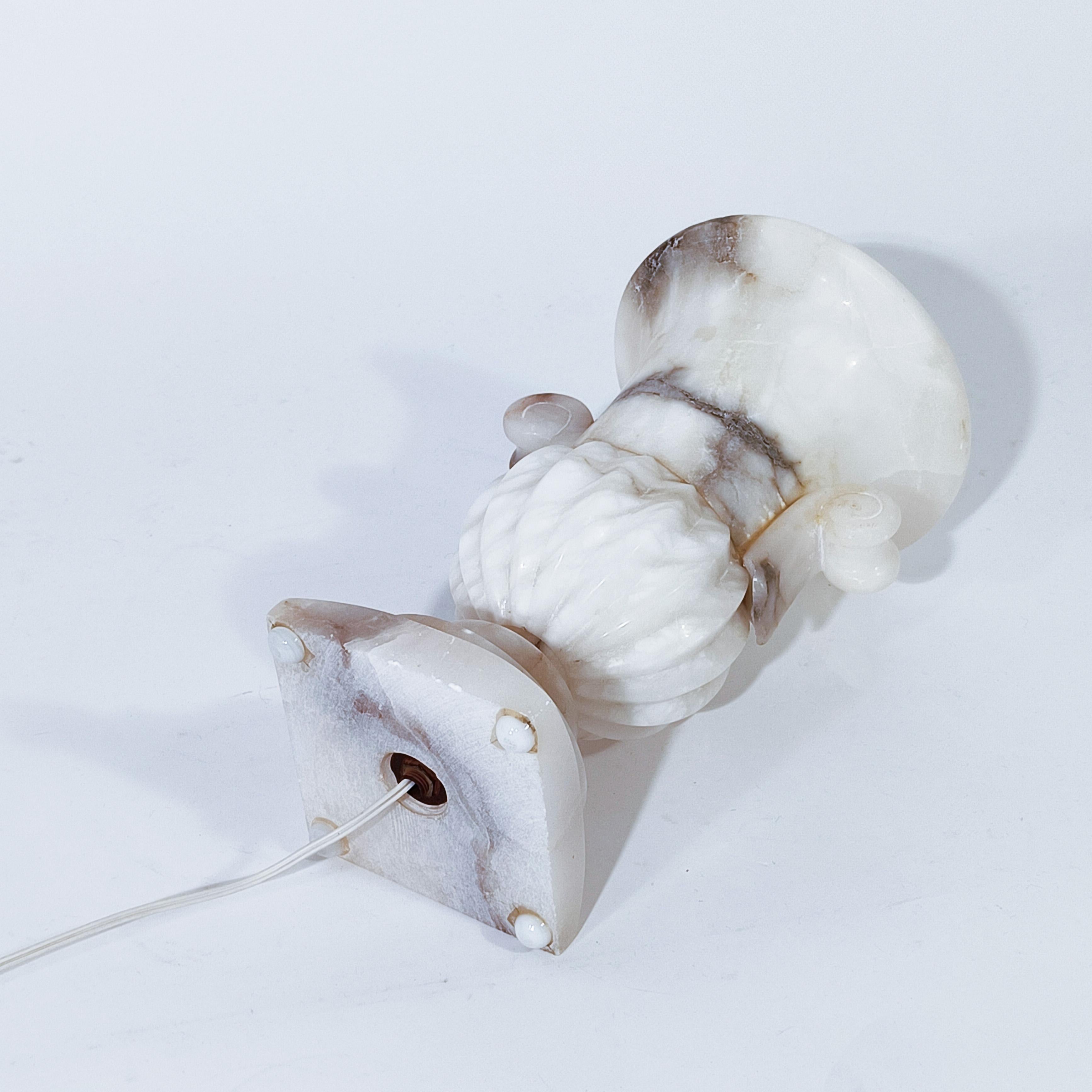 Estilo neoclásico. Lámpara de mesa de alabastro veteado, Francia, años 40 en venta 7