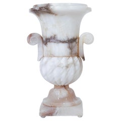 Neoclassical style. Veined alabaster table lamp, France, 1940s