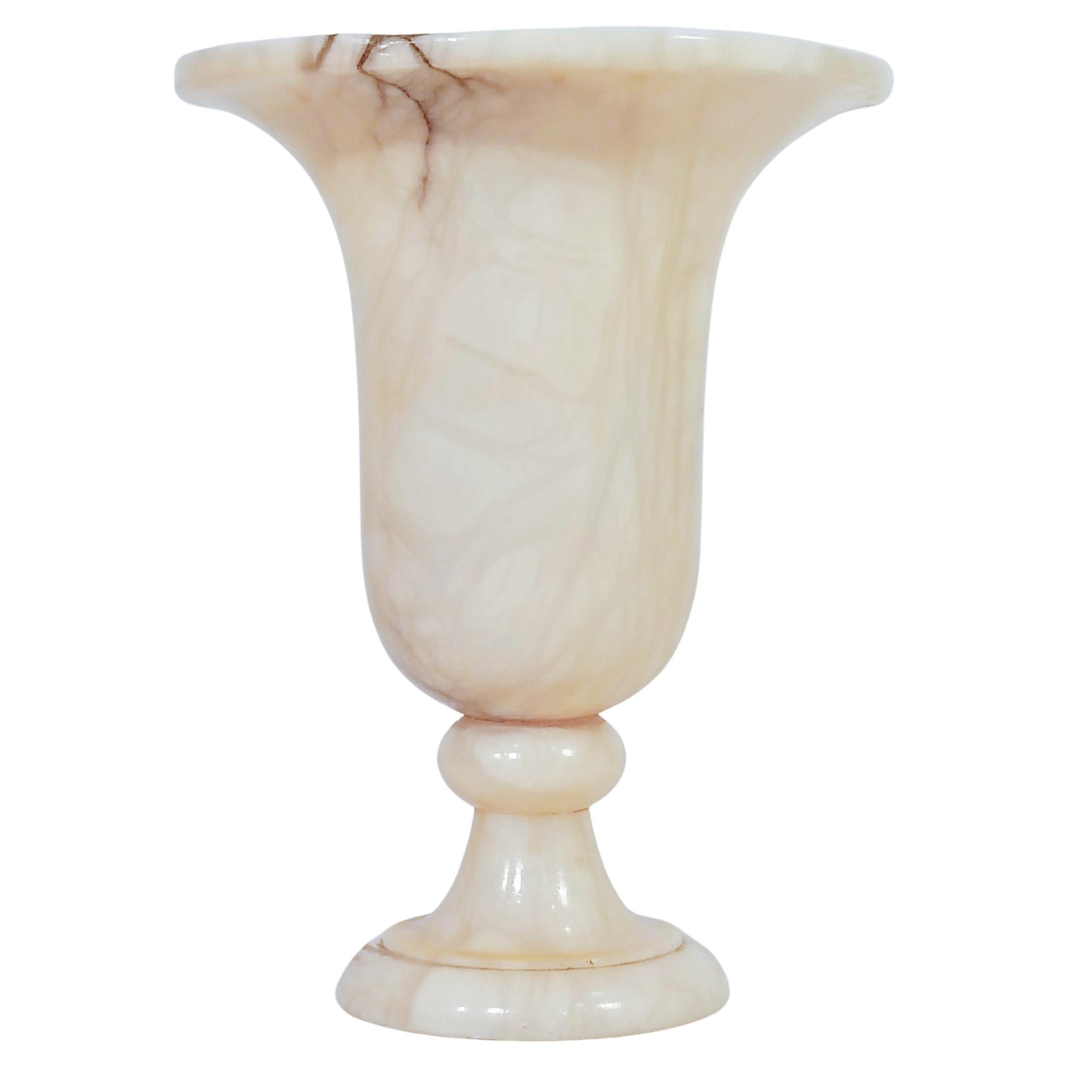 Stile neoclassico. Lampada da tavolo in alabastro venato, Spagna, anni '60 del XX secolo in vendita