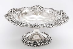 Tazza d'argento in stile neoclassico, periodo vittoriano, di Gorham