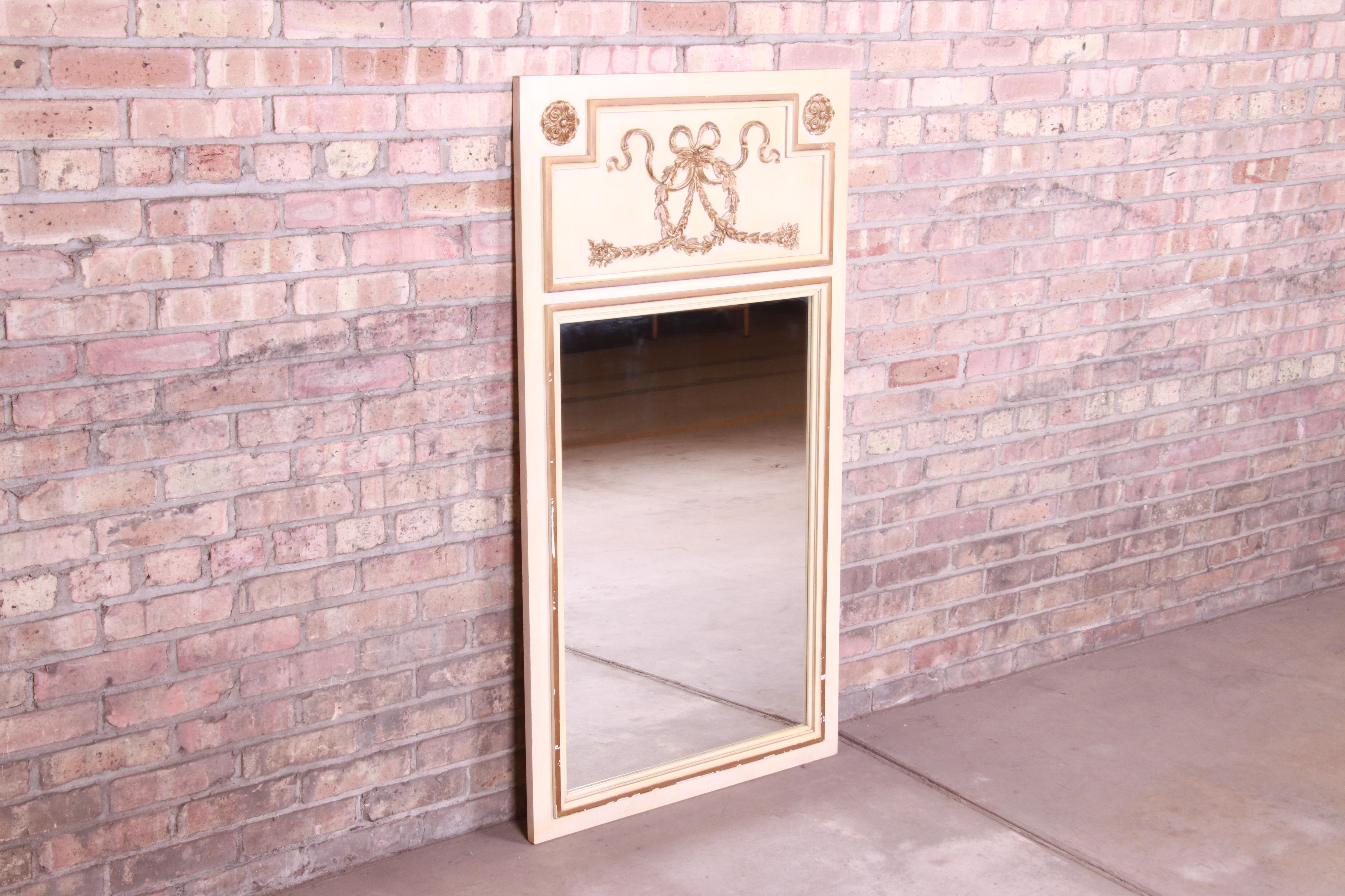 Mid-20th Century Neoclassical Style Wall Mirror by Metz, circa 1960s For Sale