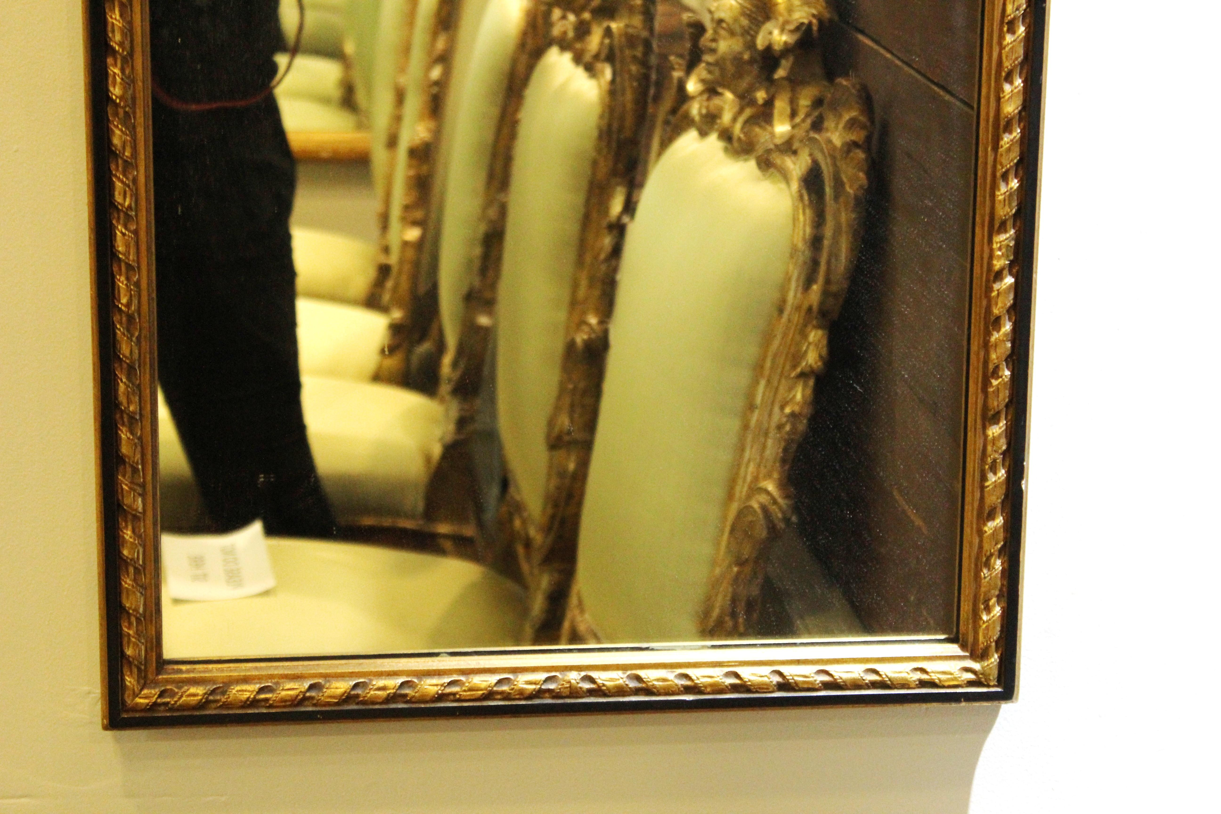 Neoclassical Style Wall Mirror in Giltwood 3