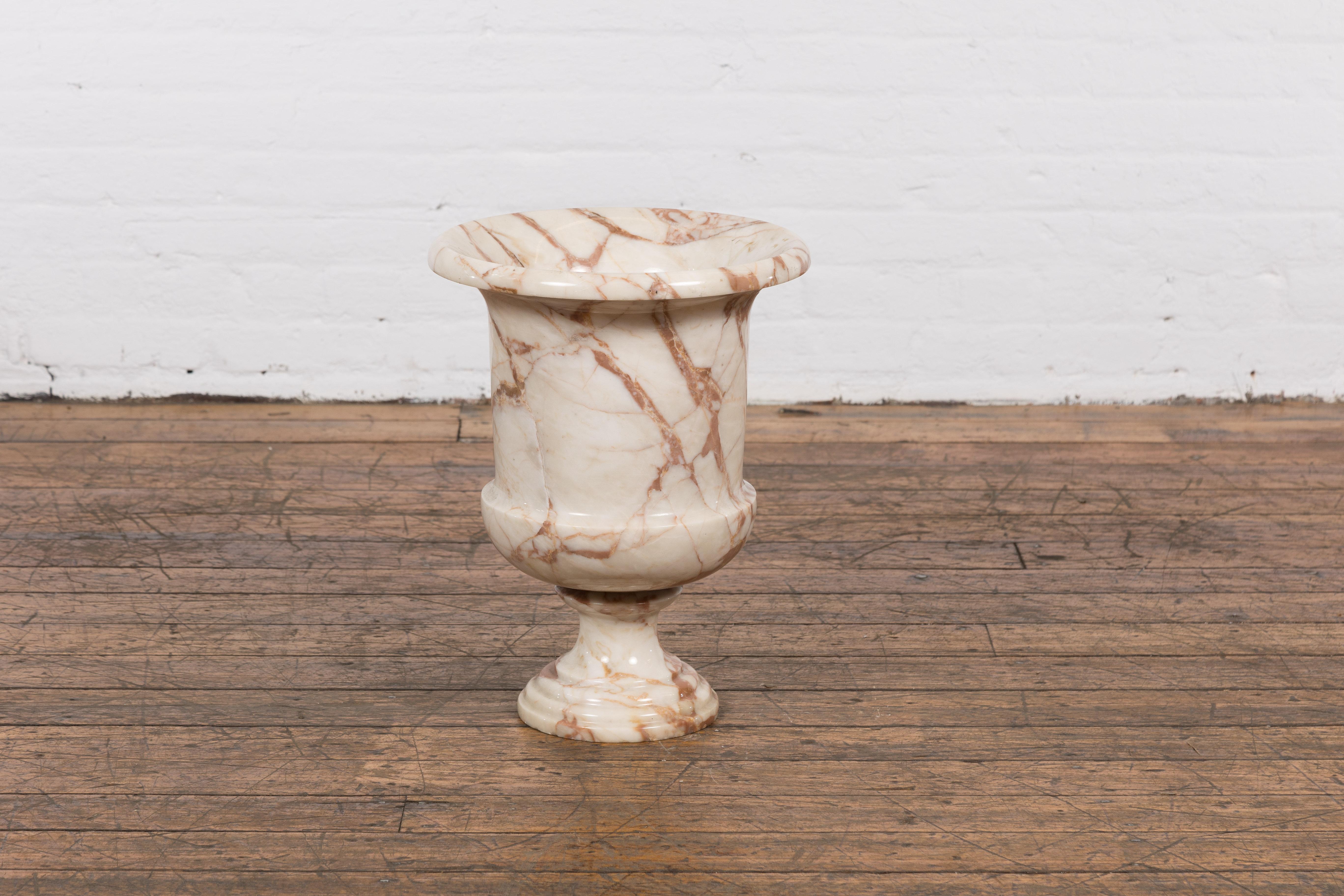 Neoclassical Style White and Red Veined Marble Planter with Stepped Round Base In Good Condition For Sale In Yonkers, NY