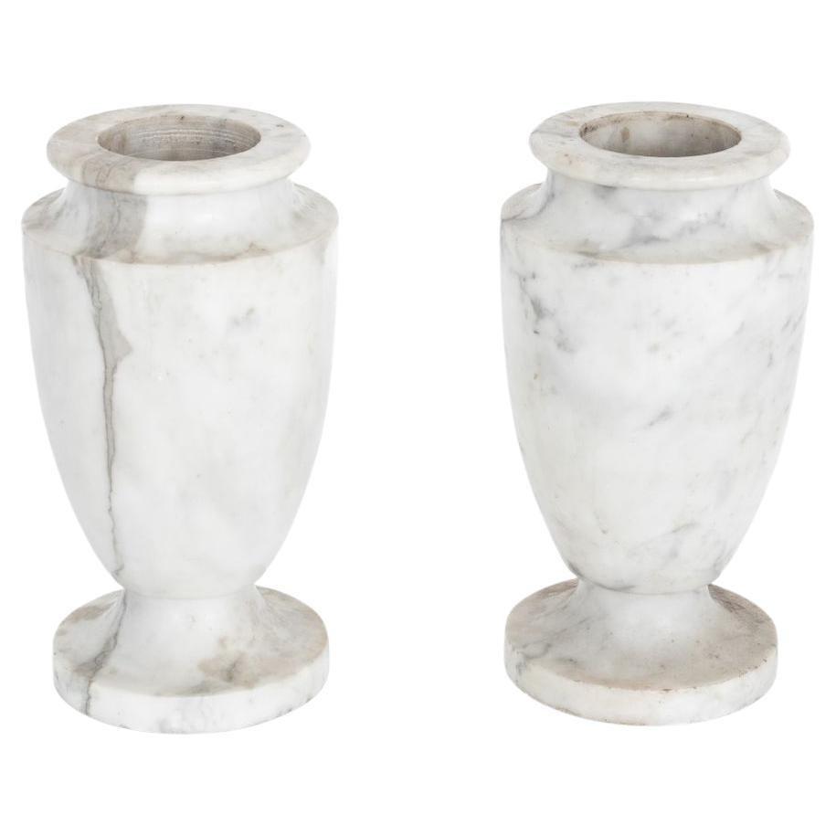 Vasi a balaustro in marmo bianco in stile neoclassico, Pr