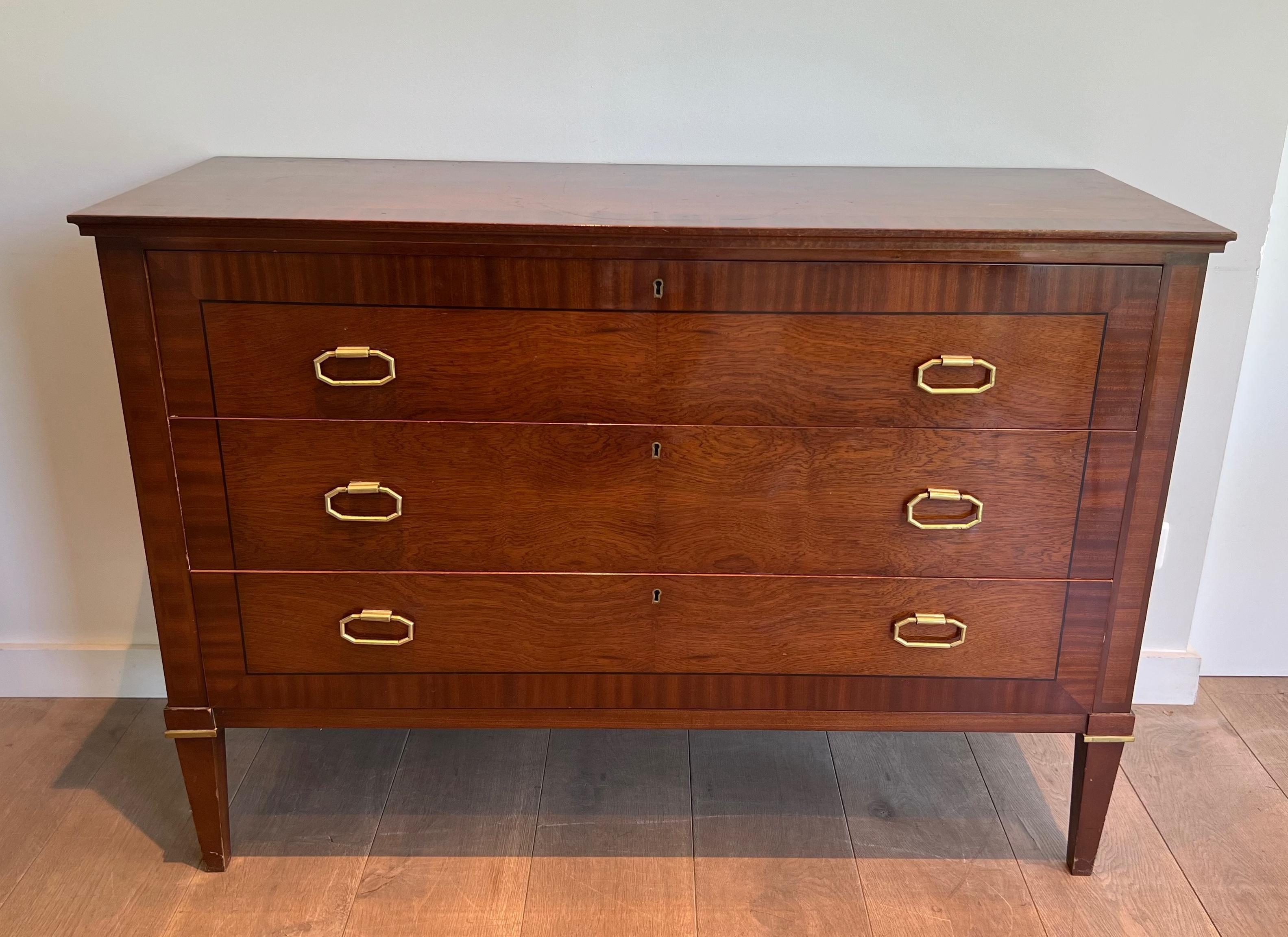 Commode in legno e ottone in stile neoclassico in vendita 5