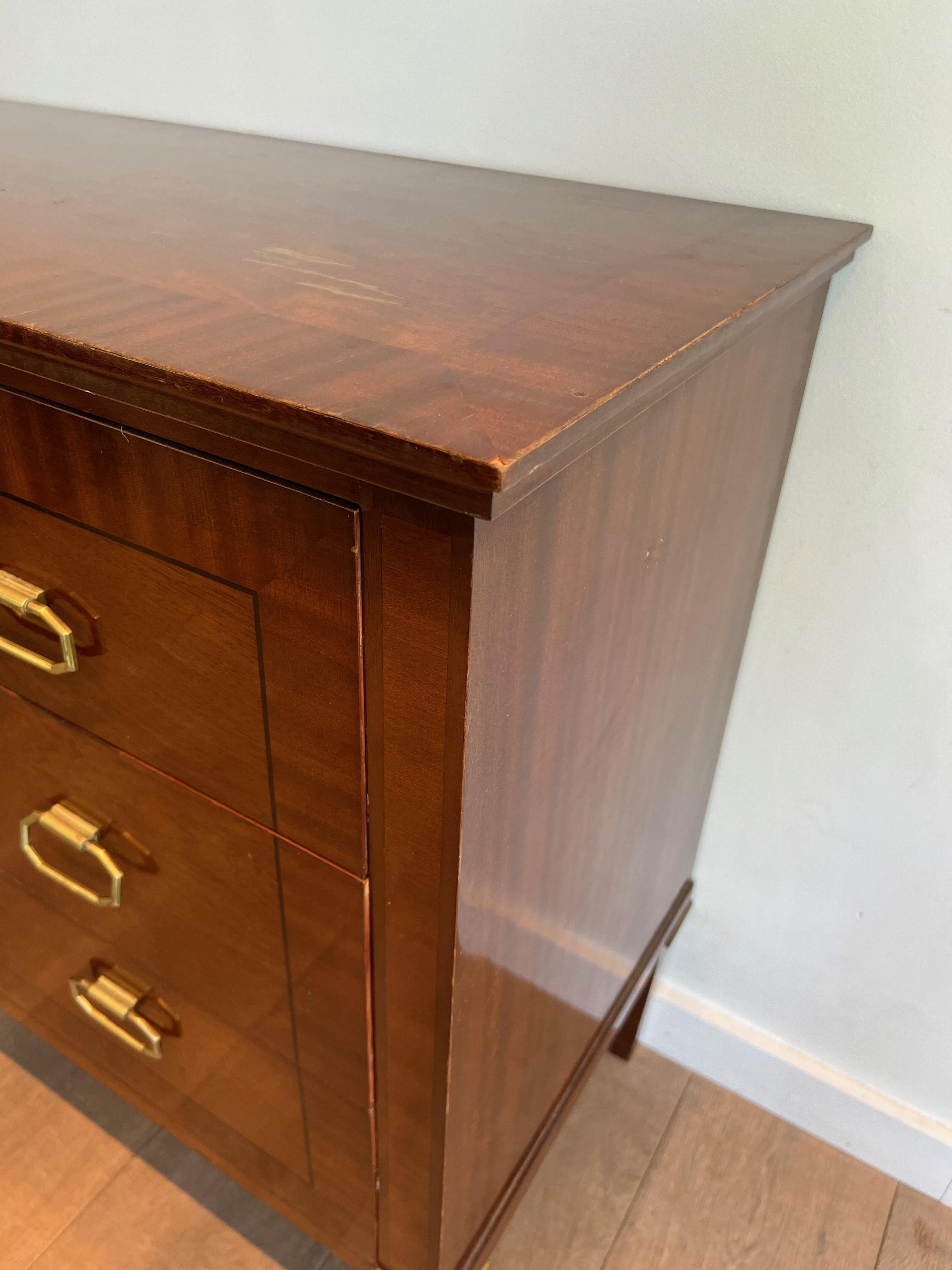 Commode in legno e ottone in stile neoclassico in vendita 8