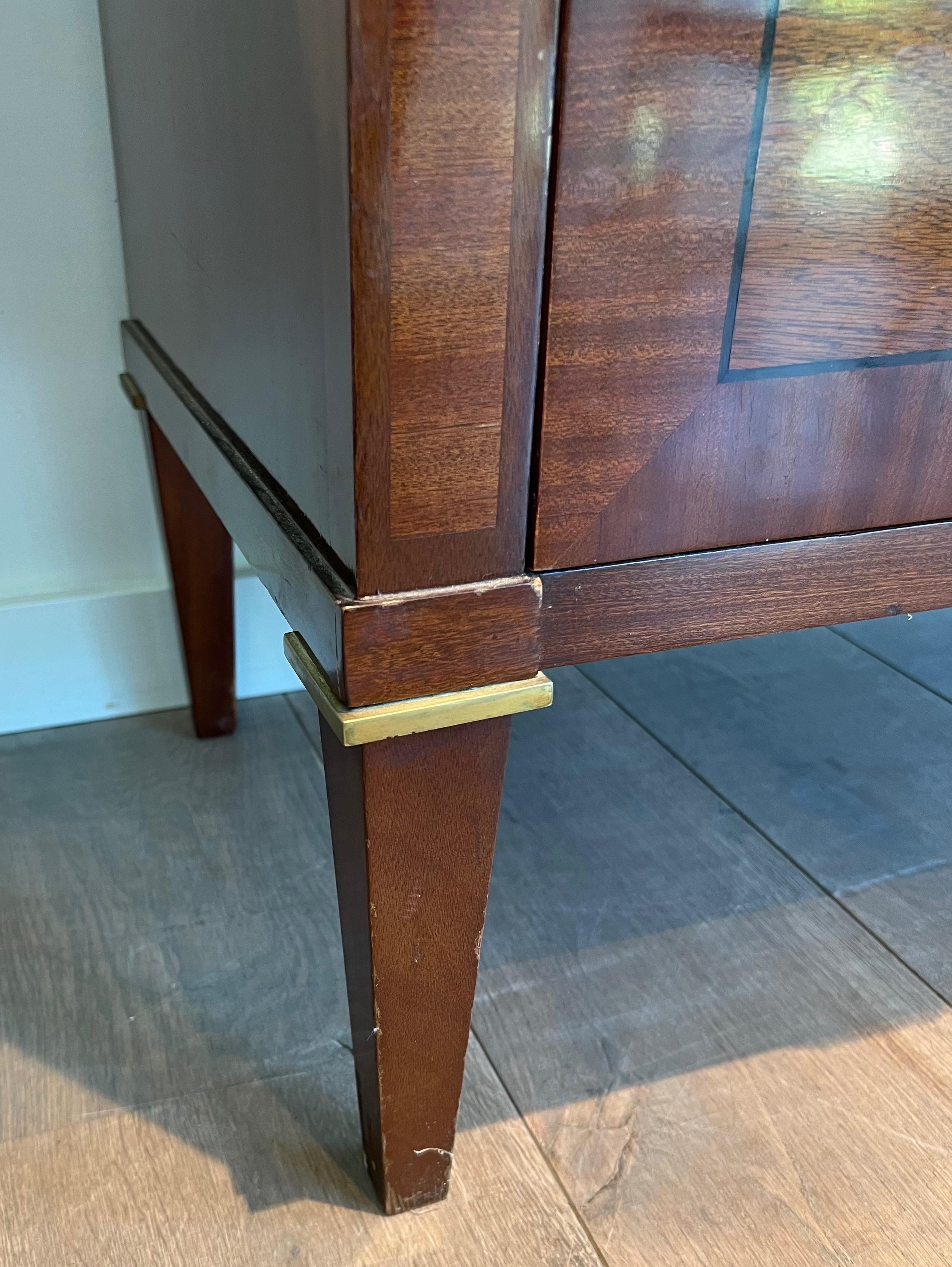 Ottone Commode in legno e ottone in stile neoclassico in vendita
